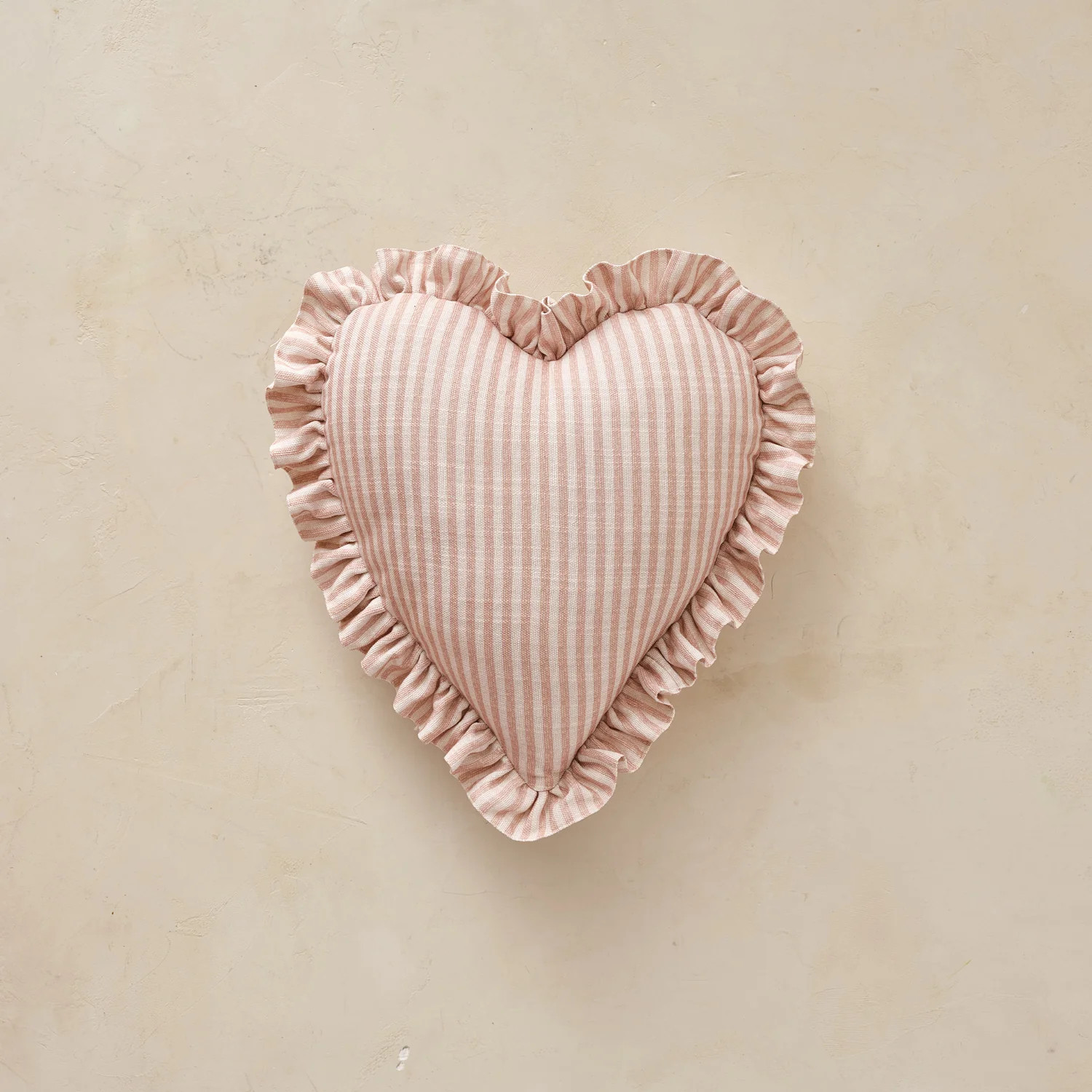 Heart Ruffle Pillow | Finley | House of Noa