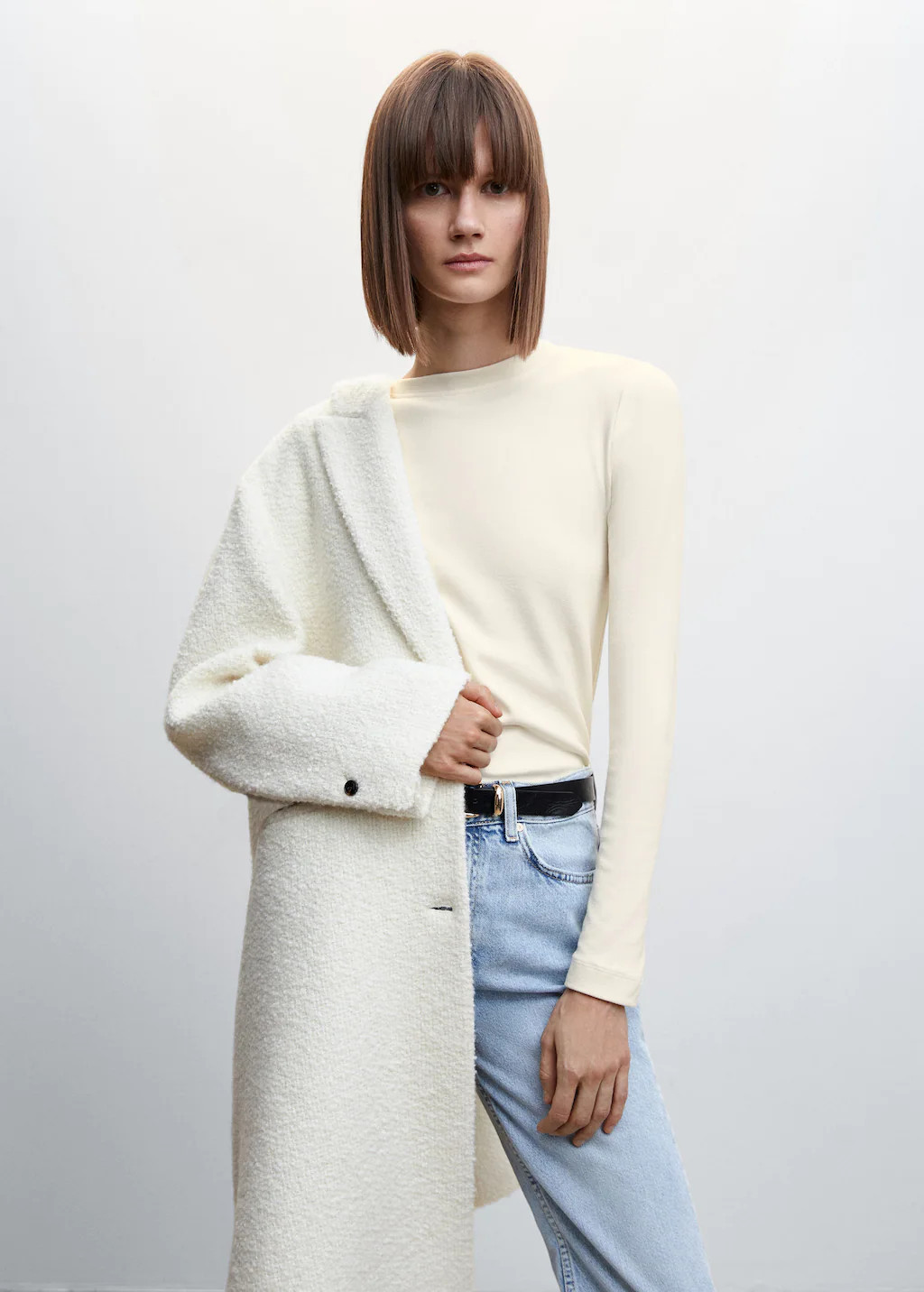 Rounded neck cotton t-shirt | White Top Tops | Spring 2023 Outfits | Mango Outfit | MANGO (US)