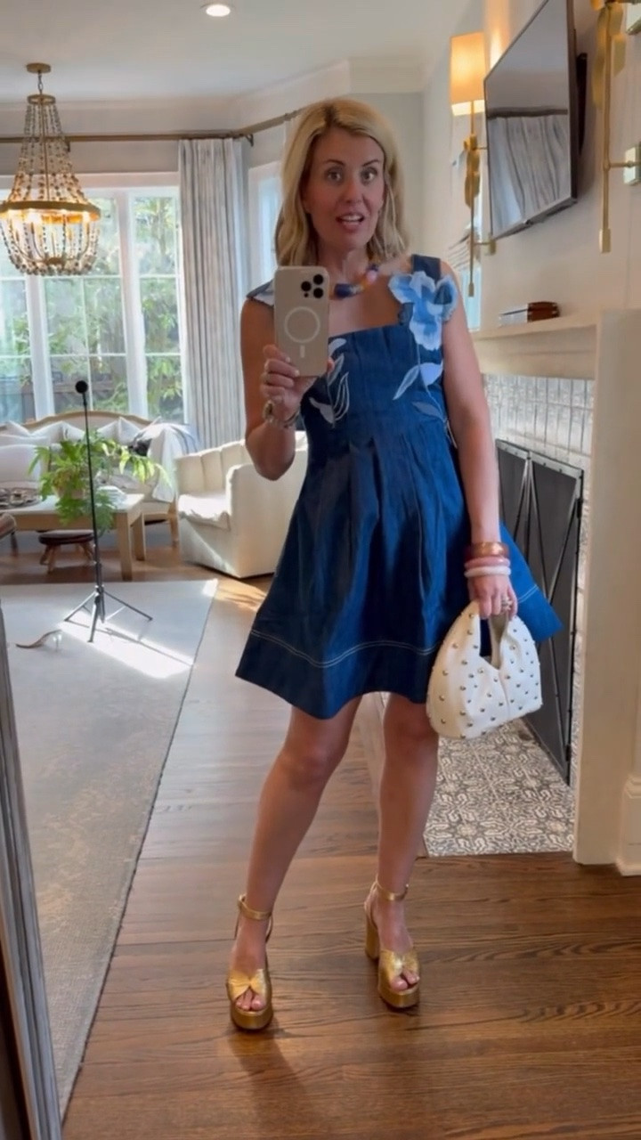 Can you even?? The details of this denim dress are over the top good! I’m in an xs and 8 heel. 

*Use my code CATHERINE20 for 20% off Orders of $100+ at Anthropologie

 *Use my code Catherine20 on A+B
 *Use code my Mixandmatchmadness on Loopy

#LTKOver40 #LTKdayinmylife #LTKmomlife
