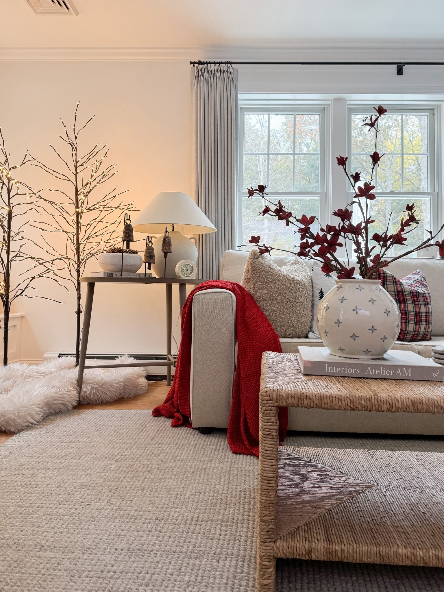 Holiday living room

Amazon home  Ralph Lauren Christmas decor  Coastal living room  throw blanket, throw pillows, potter barn sofa,  vase, jute rug, sherri calnan home 

#LTKHome #LTKStyleTip #LTKHoliday