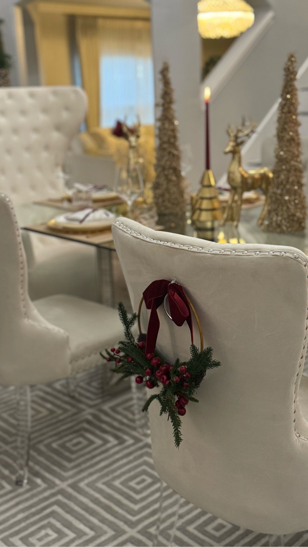 3days after Christmas .Happy Monday 🎅🎄
#ChristmasTableDecor #HolidayTableSetting #ChristmasTablescape #FestiveTable #HolidayEntertaining ChristmasDining HolidayTableInspo ChristmasHomeDecor SeasonalStyling EntertainingAtHome