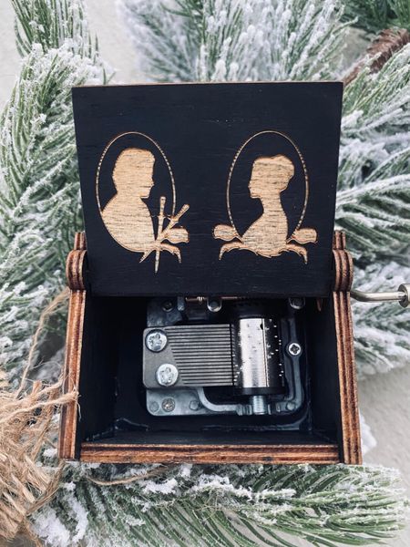 Gift idea from Etsy! 




Outlander Music Box: TV Show Music Box - Outlander Fan Gift - Outlander Tv Show Gift - Custom Engrave Box - Outlander Gift - Etsy finds - Etsy Gifts - Mother’s Day gifts 

#LTKfindsunder50 #LTKhome #LTKSeasonal