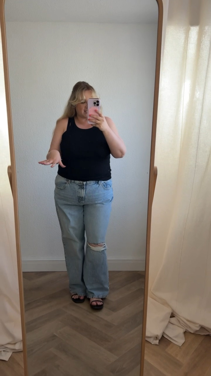 Jeans 👖 

#denim #jeans #plussize #plussizefashion #curvy

#LTKdeutschland #LTKjeans #LTKplussize