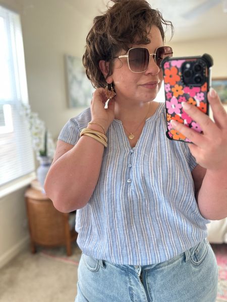 Spring time style favorites from @walmart 🌸 #walmartpartner #walmartfashion @walmartfashion 

Jeans run a smidgen small in the hips, so I sized up one. Shirt is TTS. Love the accessories! So cute and affordable. 

#LTKfindsunder50 #LTKstyletip #LTKmidsize