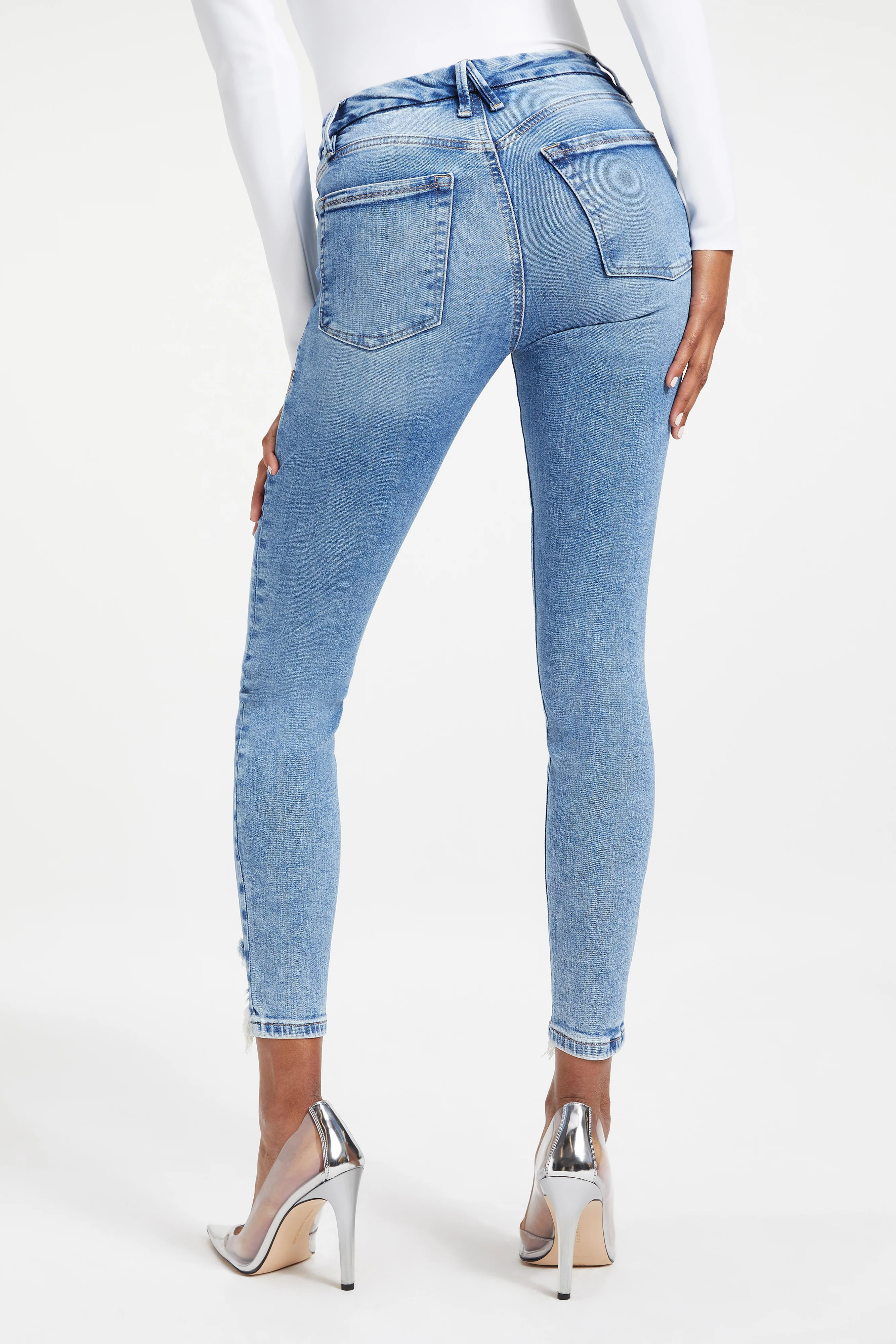 GOOD LEGS CROP DEEP V YOKE | INDIGO010 | Good American