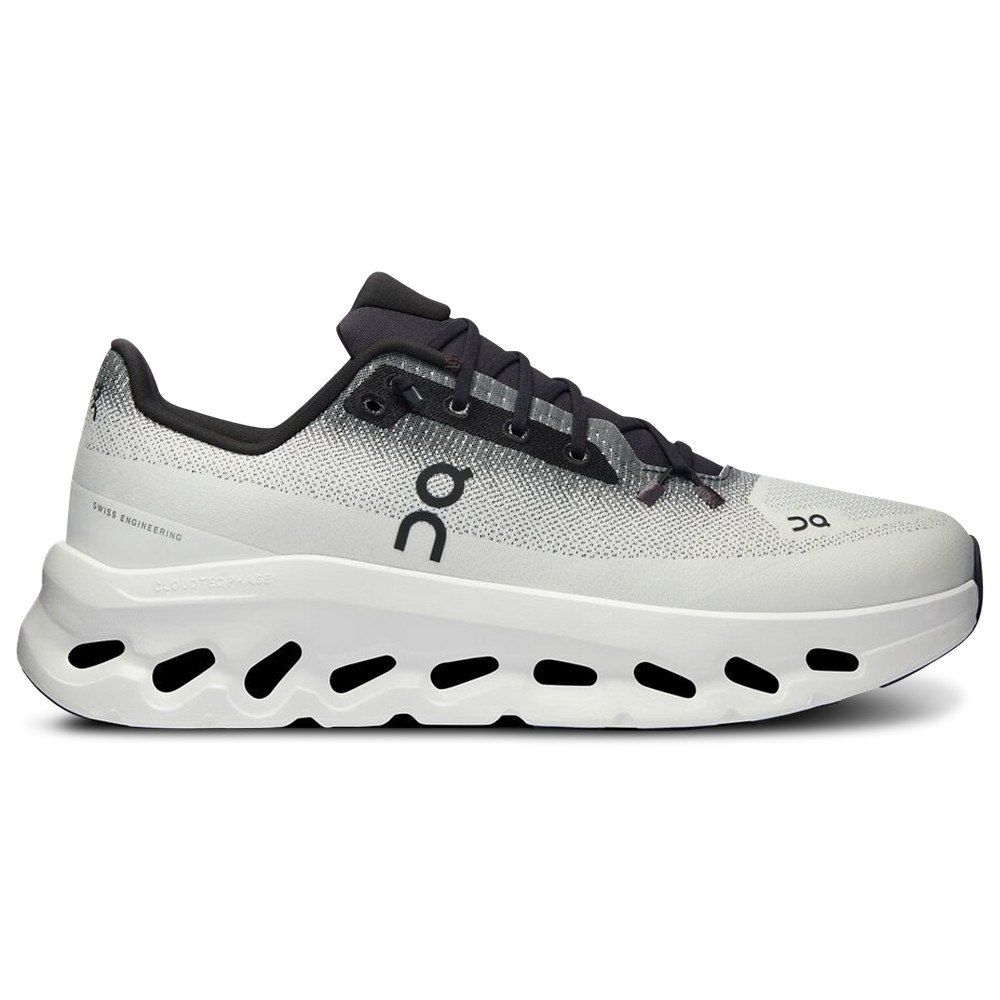 On Cloudtilt | Foot Locker CA