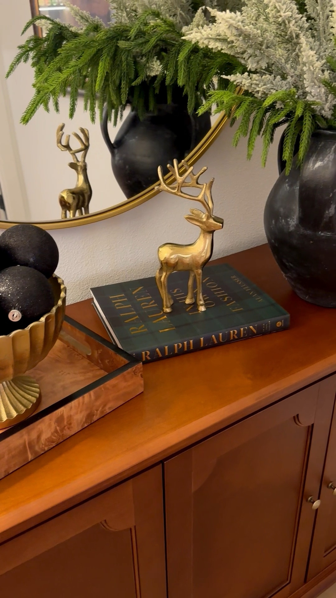 Polo Lounge Entry w/Christmas Viibes 🤎

#LTKSeasonal #LTKHoliday #LTKHome