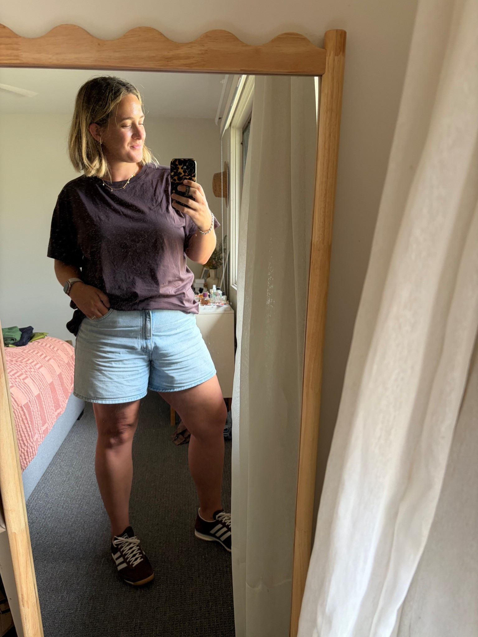 My casual outfit for an evening soccer game featuring my favourite Lululemon tshirt, Levi’s shorts & adidas shoes of course 🤎

Wearing size US12 in the tee &
a 33 in the shorts xx 

#LTKgrwm #LTKMidsize #LTKmomlife