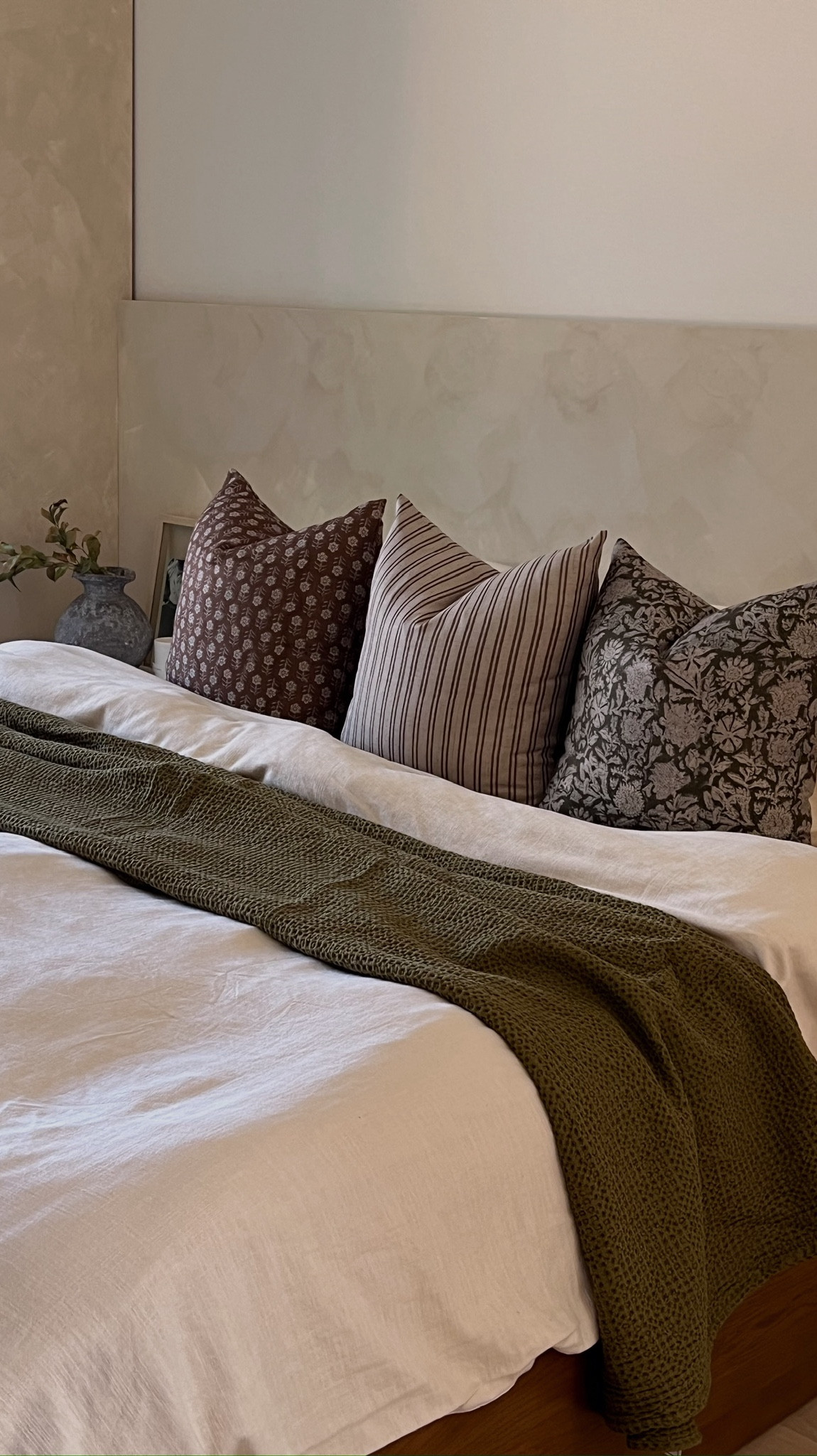 Bedding 
Pillow cases 
Pillow inserts 
Linen 
Neutral bedroom 
Bed frame 
Throw 



#LTKStyleTip #LTKWatchNow #LTKHome