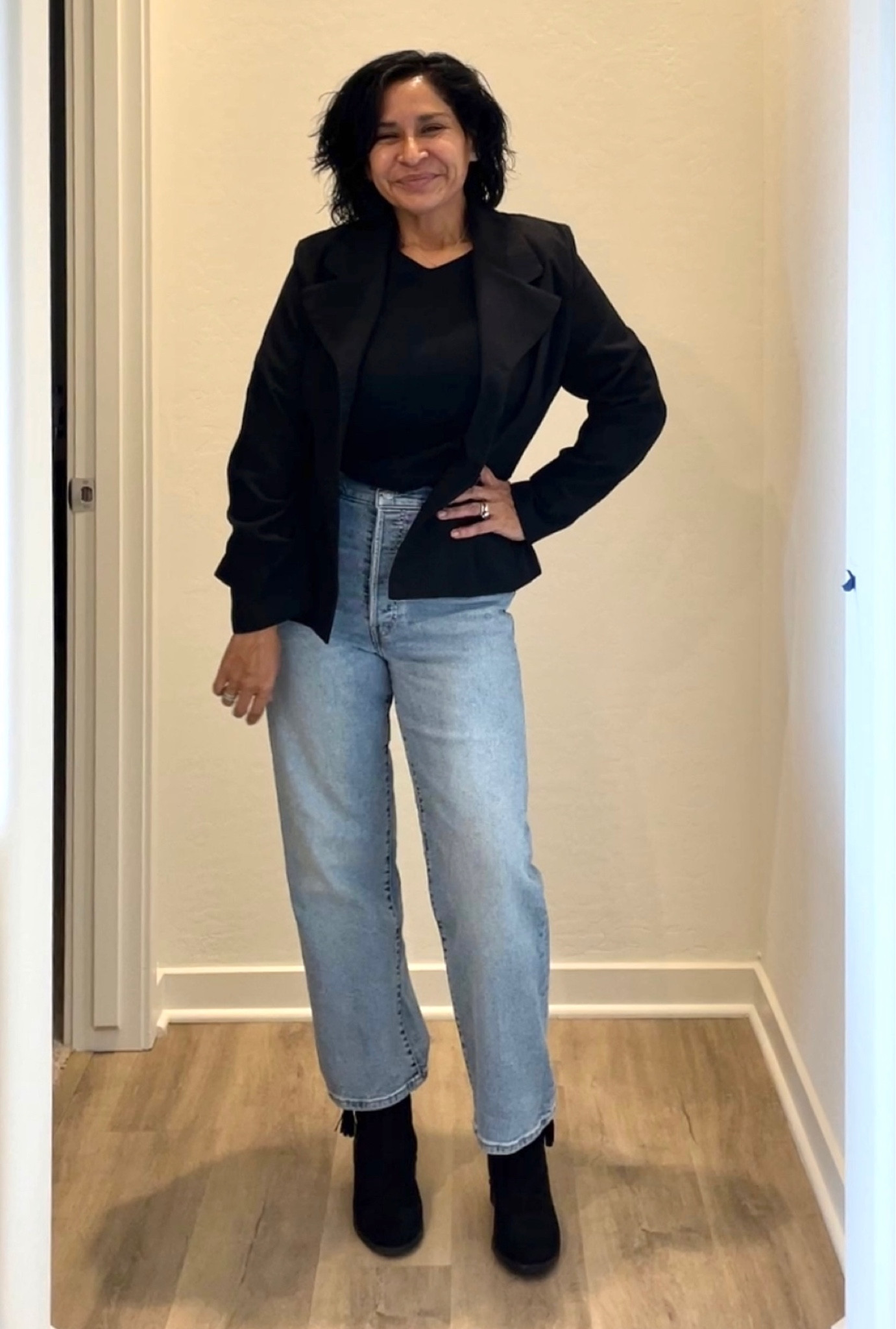 #levis #levisjeans #levisribcagejeans #straightanklejeans #classic #blacktasselboots #anklenoots #blackblazer #scoopnecktee #targetfinds #kohlsfinds #datenight #petitestyle 

#LTKcurves #LTKstyletip