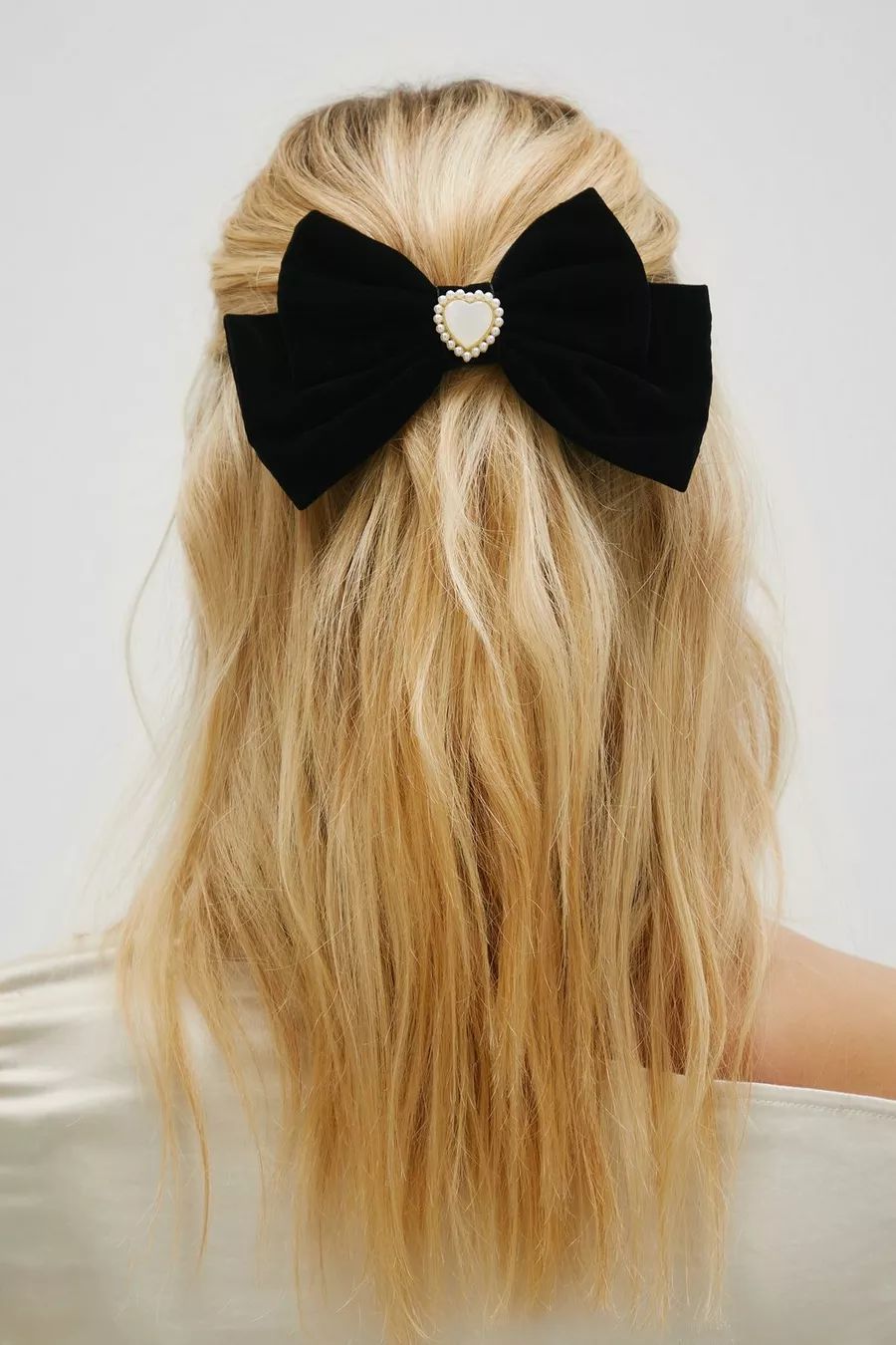 Embellished Heart Detail Hair Bow Clip | Nasty Gal US
