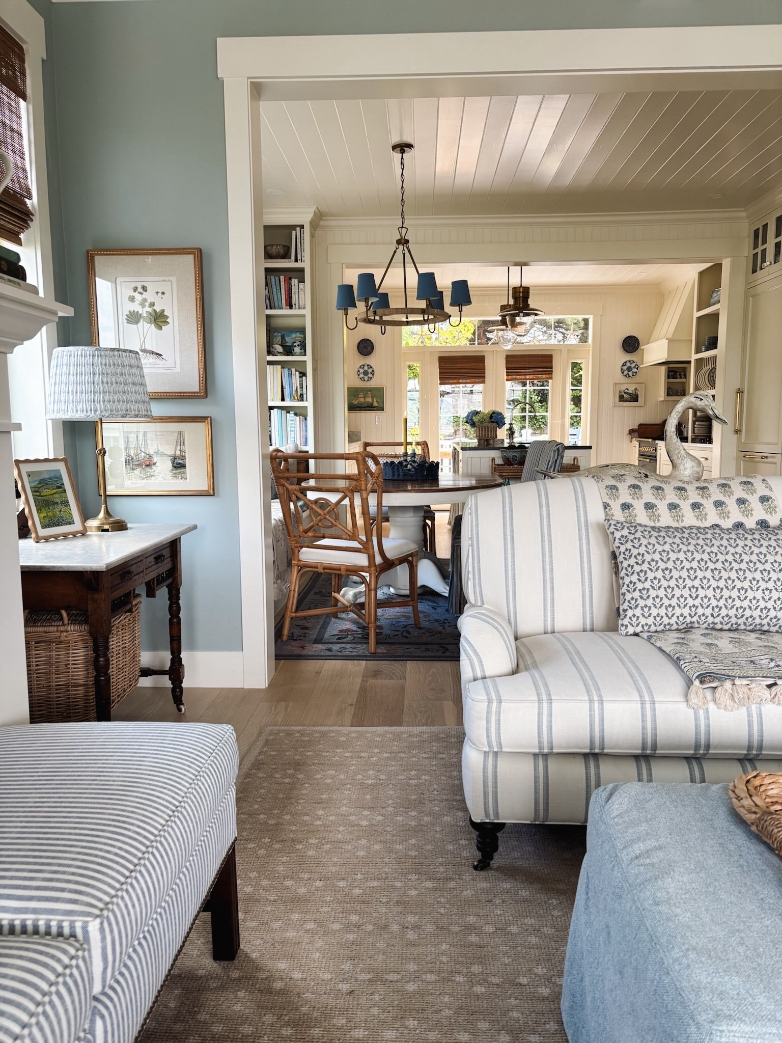 Living room and dining room sources 

#LTKSaleAlert #LTKFindsUnder50 #LTKHome