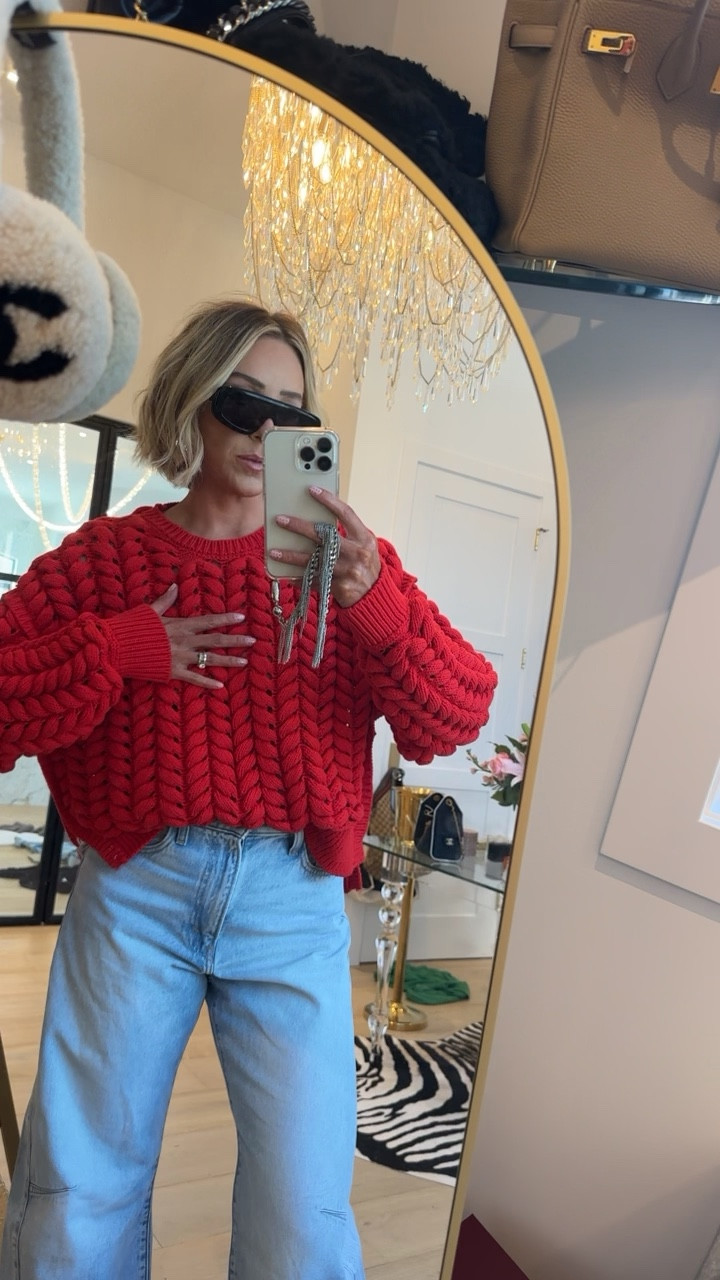 Most loved target look 👏👏👏 medium in sweater and 6 in denim 