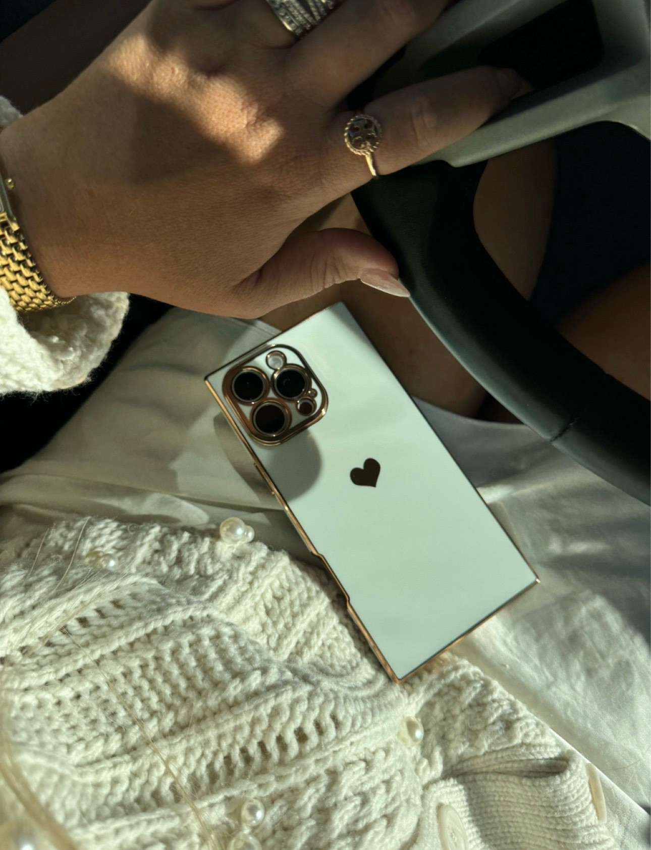 New phone case aesthetic 

Neutral 
Valentine’s Day
Amazon 
Heart


#LTKmomlife #LTKOver40 #LTKValentine