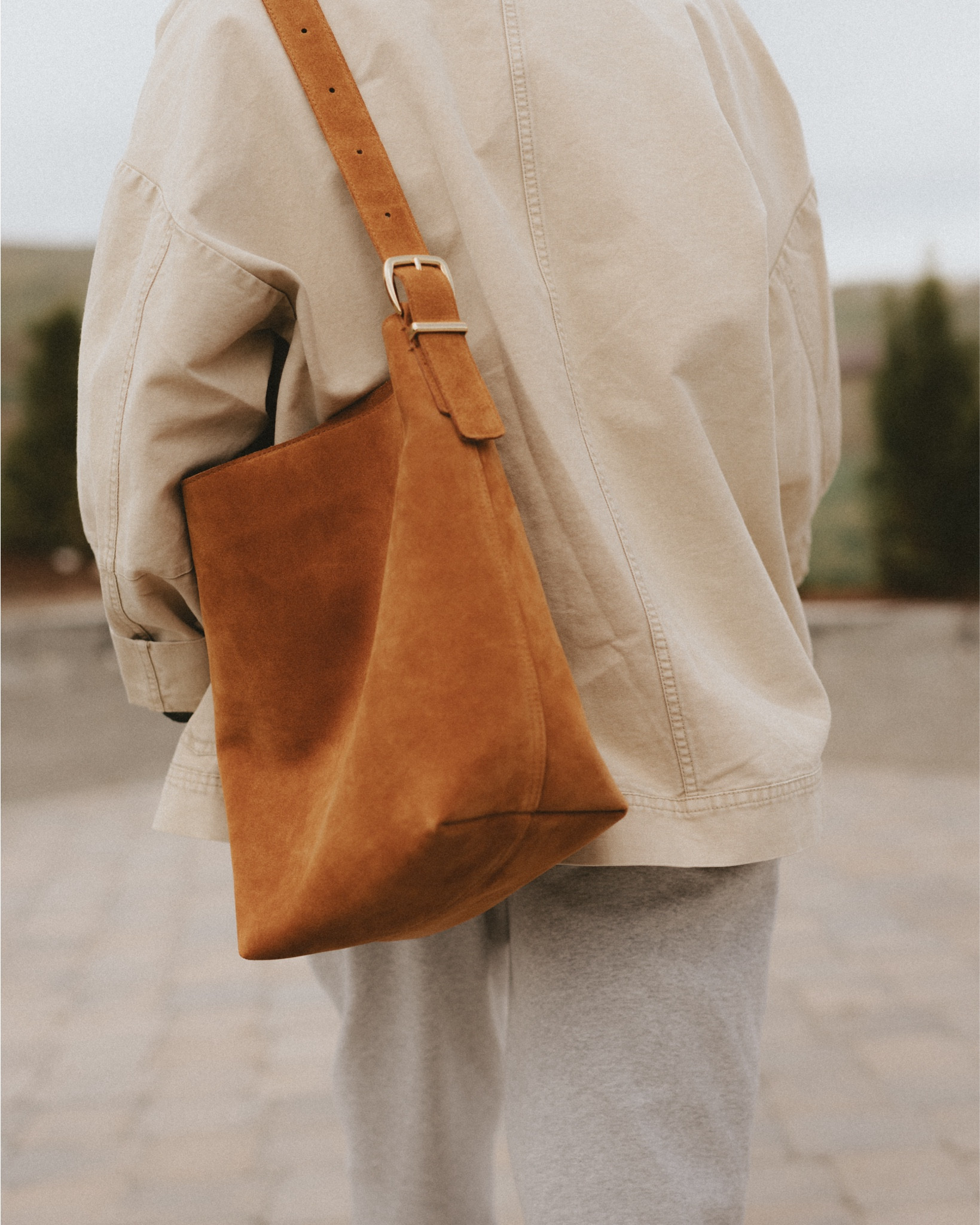 Affordable natural suede bags: all under $300. 
Did you guess my favorite yet? ☺️
Of course it’s Madewell Essential bucket tote. 
Have you seen it in the new deep chocolate brown color? (They’re calling it “dark carob”)

#LTKItBag #LTKStyleTip #LTKSeasonal