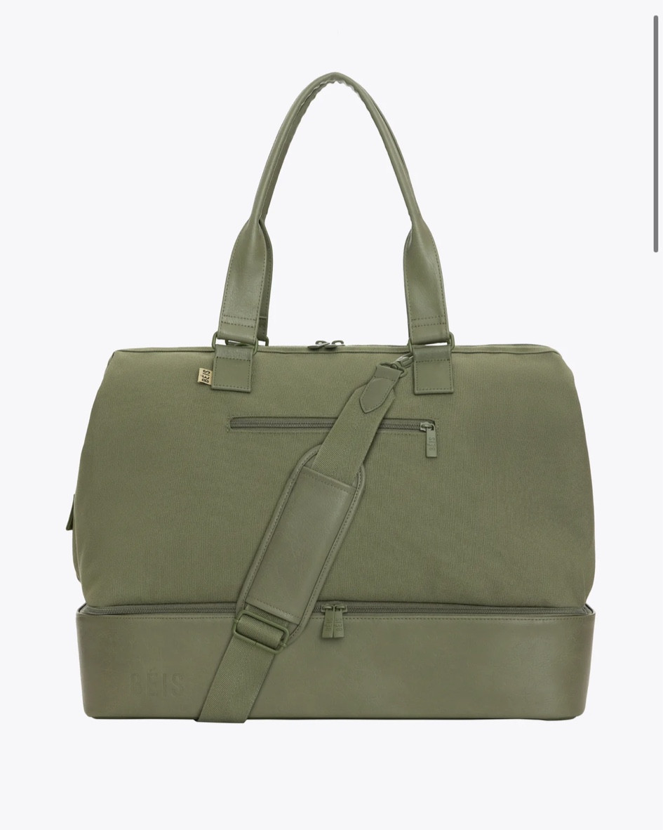 Weekender 💚 #beis #travel #luggage 
