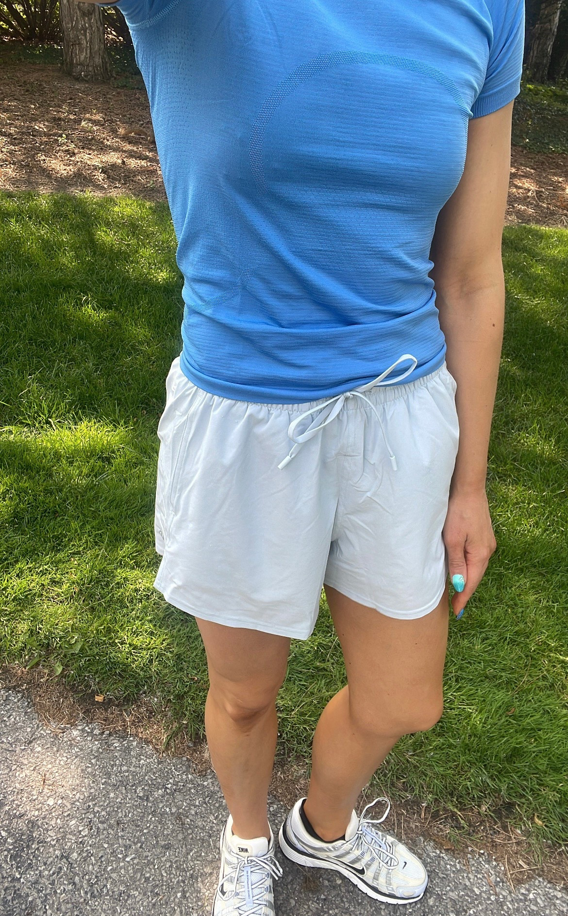 This blue color combo! I need these shorts in 1,000 different colors.

• Lululemon Swiftly short sleeve in color “Pool Party.” - size 4
• Lululemon Pace Rival high rise shorts in 3” length (they look long in the photo just due to the angle!) in color “Starch Blue.” - size 4
• Nike P6000 in “Coconut Milk / Summit.” - size 7.5 women’s (went down 1/2 size from my usual size 8 in women’s Nike’s)



#LTKActive #LTKSaleAlert #LTKSummerEdit