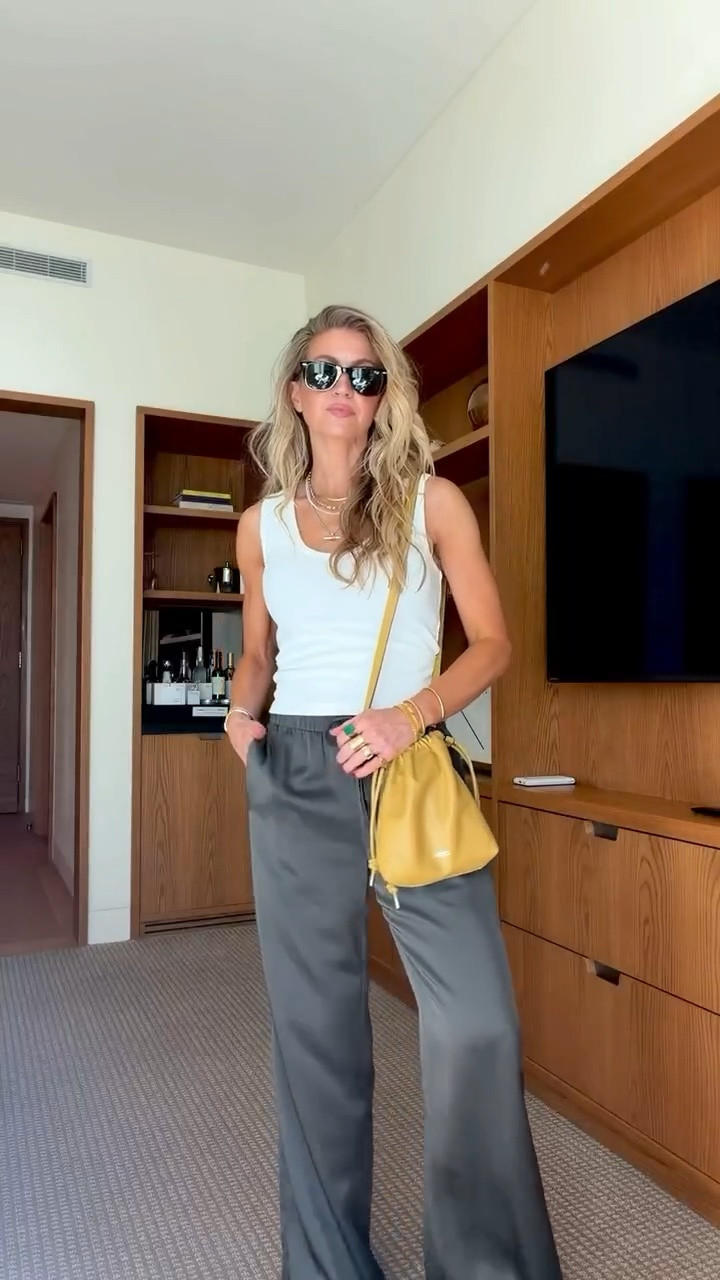 The perfect travel outfit! 
Tank: runs TTS, wearing size small 
Pants: run TTS, wearing size small

#LTKootd #LTKgrwm #LTKSeasonal