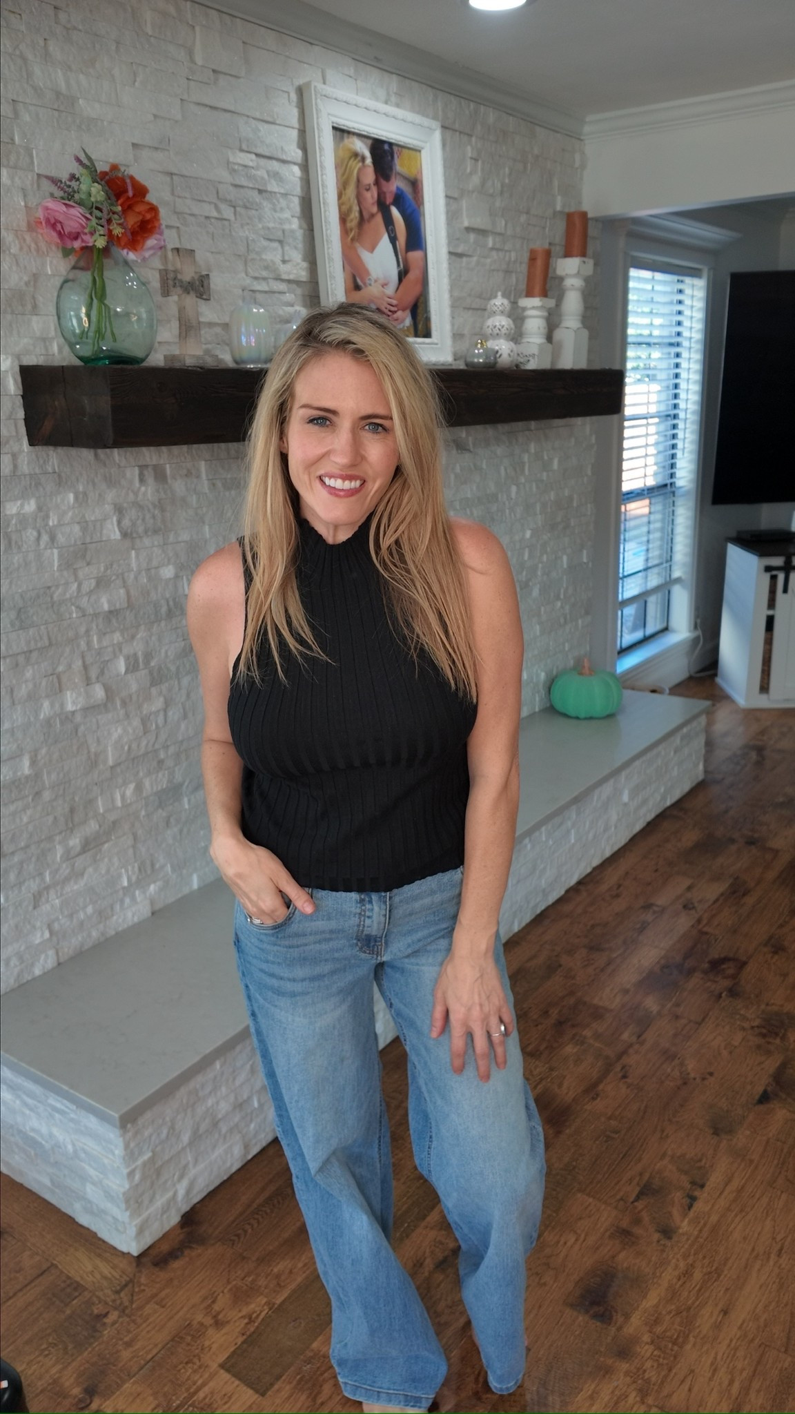 My favorite jeans + a simple black top, so chic and so easy!

#LTKSeasonal #LTKStyleTip