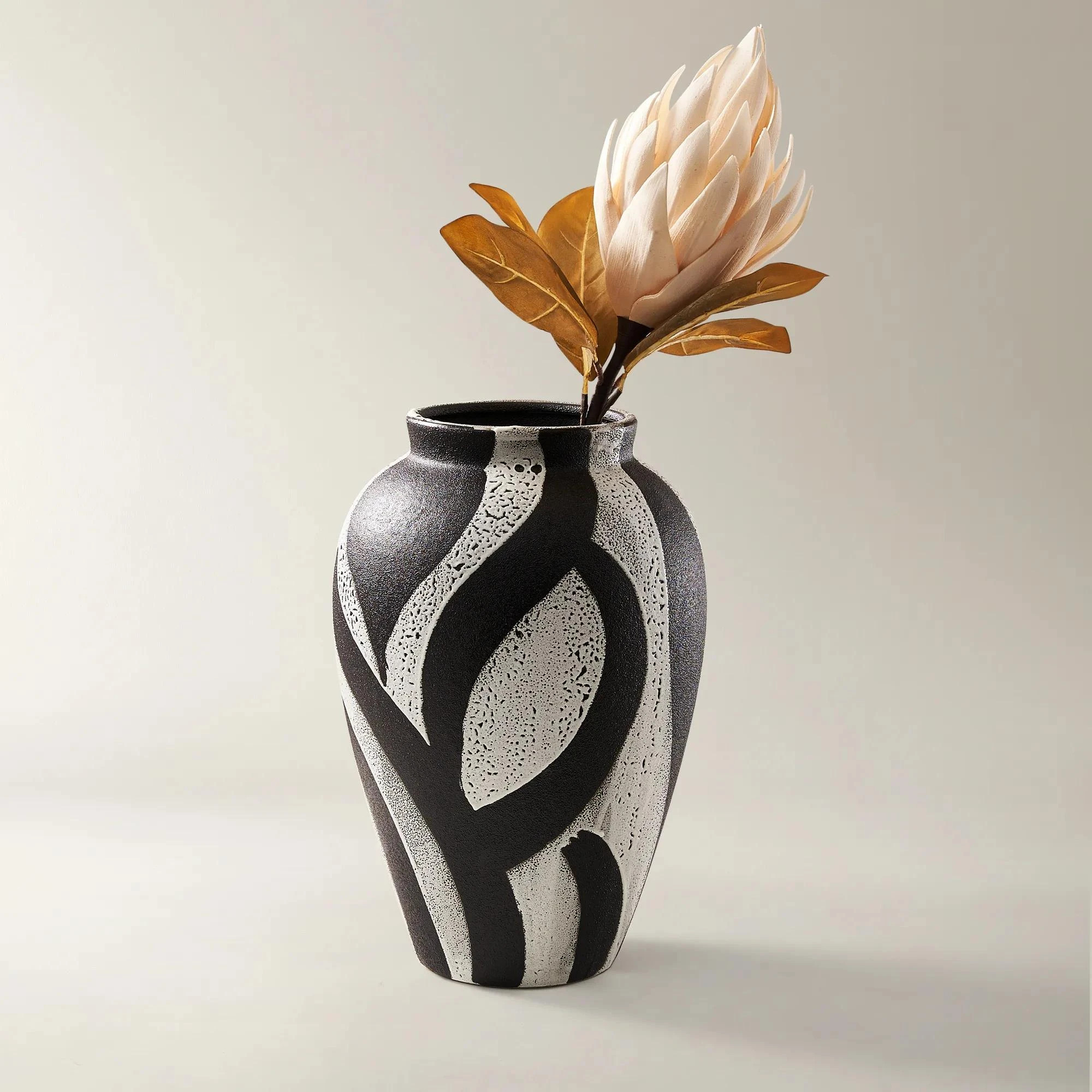 Montae Vase | Z Gallerie