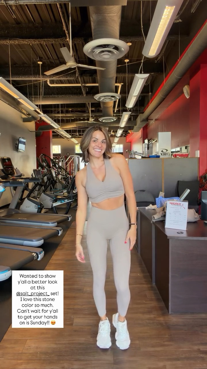 Wanted to show y’all a better look at this Salt Project set! I love this stone color so much. Can’t wait for y’all to get your hands on it on Sunday!! 😍

Collection is available now and linked below! 🩶

I wear a size small in everything at Salt Project! 

Linking what’s still available below! 

#LTKActive