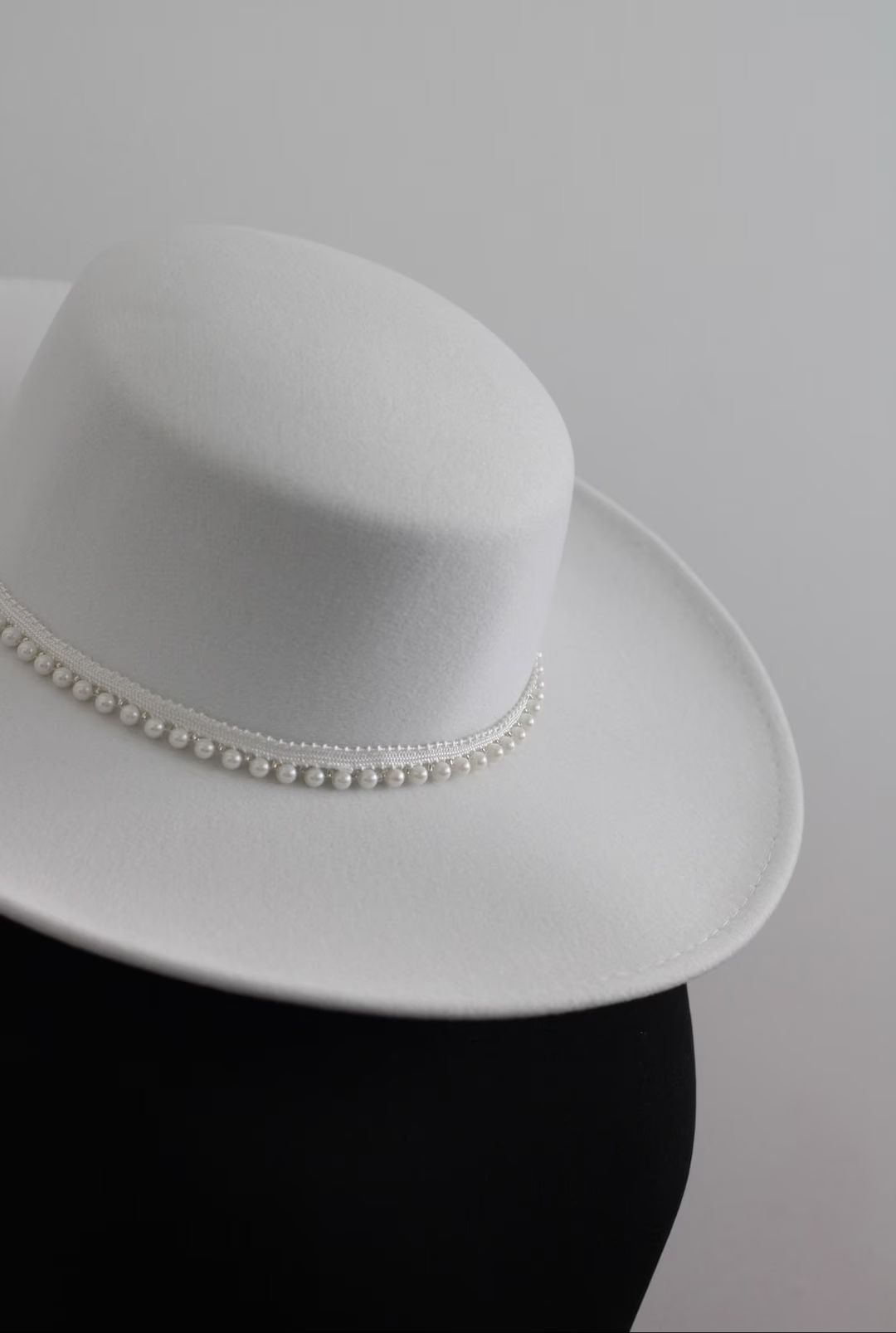 White Pearl Wedding Hat White Boho Hat Oversized Boho Bridal Hat Bohemian Bridal Hat Boho Luxe Bo... | Etsy (US)