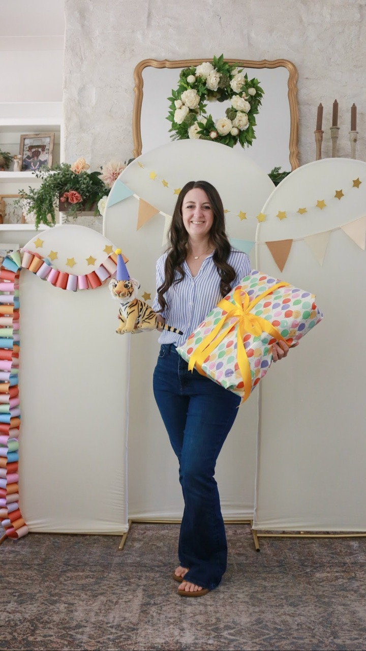 Here’s a look at the birthday backdrop setup for my nieces 8th birthday party using a felt pendant banner & chunky paper chain I made, along with some glitter star garland for a whimsical touch. ✨

I use these arch frame backdrops for so many events & parties I host. I love how versatile they are, whether I use my fabric covers or hang a fringe party curtain from them. I also love how easy they are to break down & store. 
.
.
.
.
.
.
.
.
.
.
.
Party backdrop
Arch backdrops 
Kids party backdrop ideas
Kids birthday party ideas
Kids birthday party decor 
birthday party decor
Party photo backdrop

#LTKmomlife #LTKKids