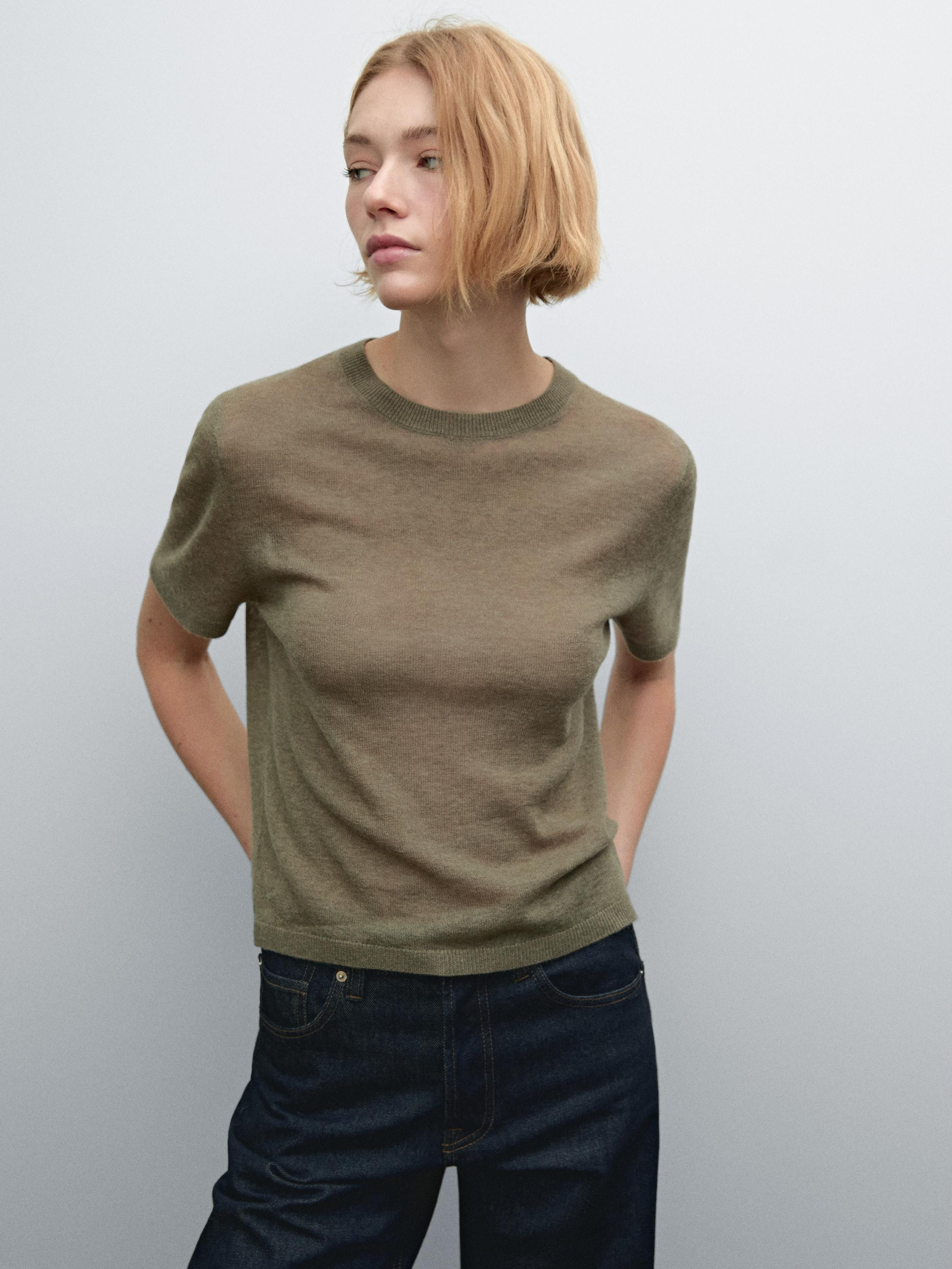 Shirt aus 100 % Wolle mit lockerem Strickmuster 59,95 €  Hinzufügen  WÄHLEN SIE EINE GRÖSSE ... | Massimo Dutti DE
