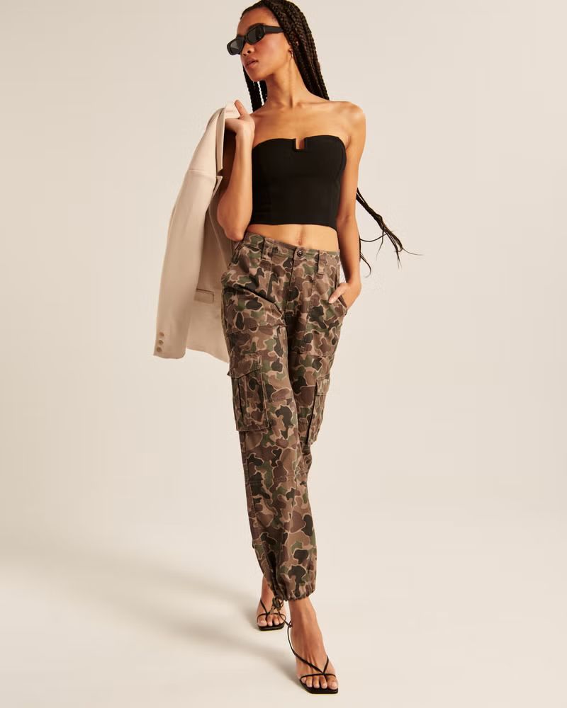 Women's 90s Baggy Cargo Pants | Women's Clearance | Abercrombie.com | Abercrombie & Fitch (US)