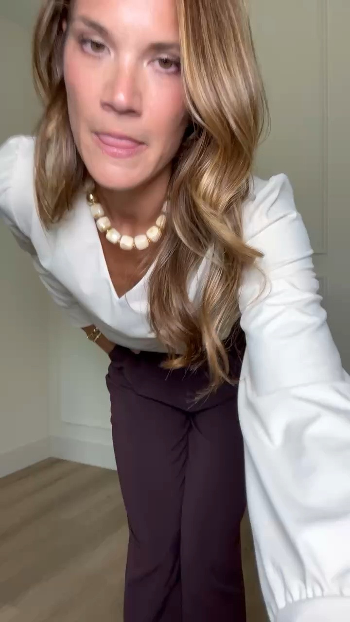 These trousers have an internal size adjuster at the waist for a customizable fit, which is SUCH a good detail. The rich brown color is perfect for fall office outfits too.

8 tall

adjustable waist pants, tall girl trousers, long inseam pants, work pants, office outfit, fall workwear, brown trousers, wide leg pants, tall girl fashion, stangandco

#LTKWorkwear #LTKTall #LTKootd