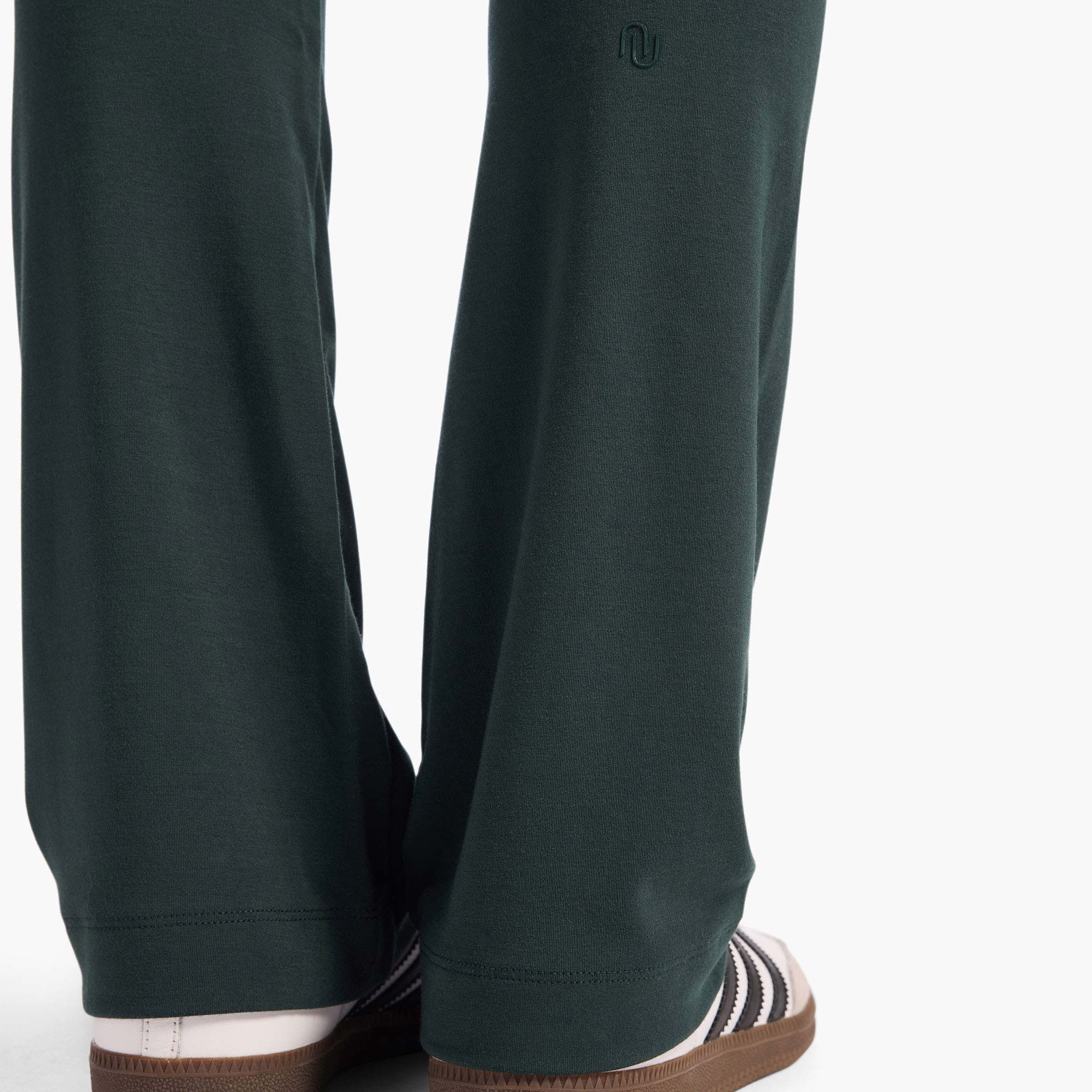 SwiftStretch Reset Legging | Black Cherry | Nuuds US