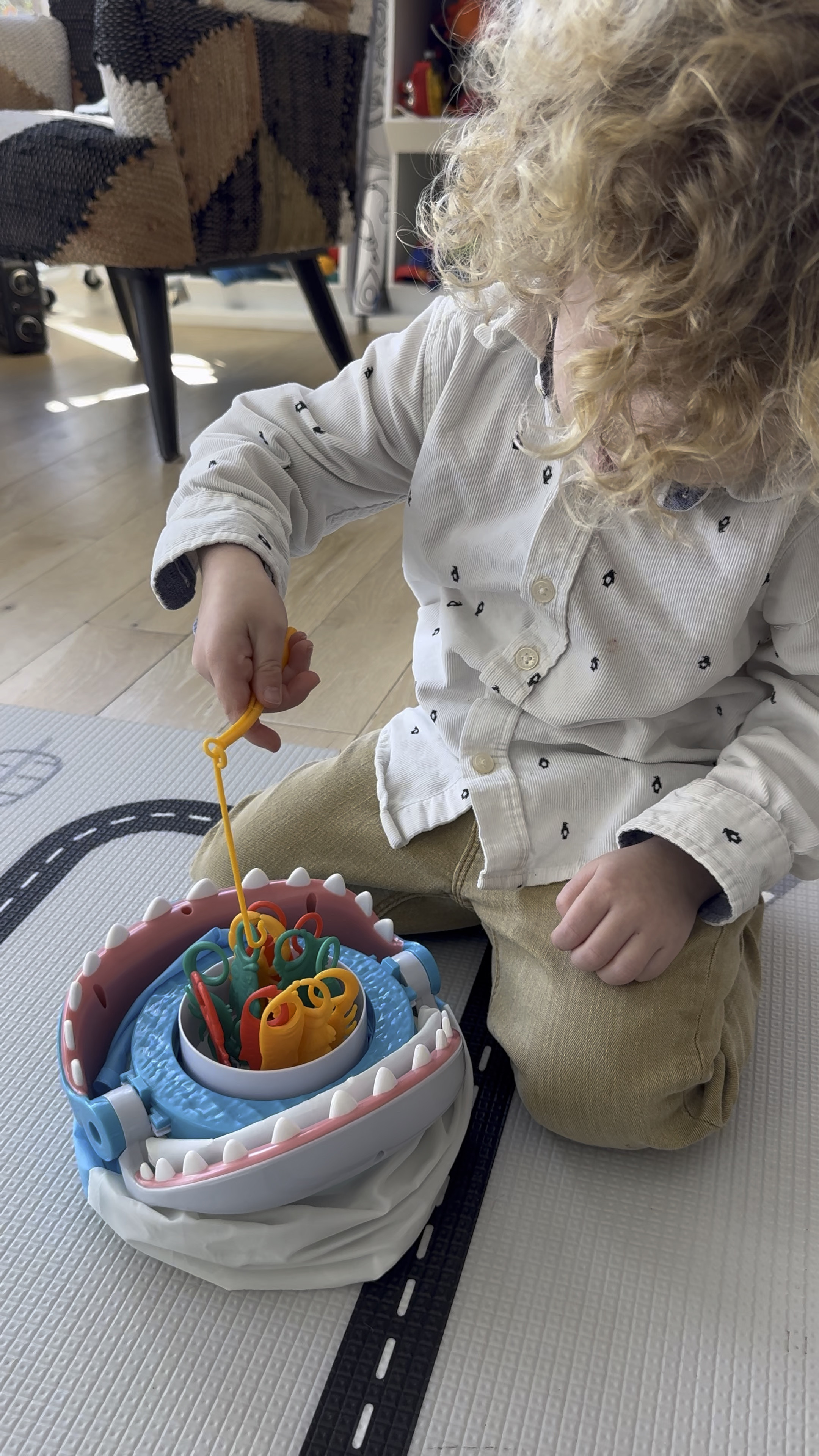 A fun game for kids 3-5! A game to practice fine motor, coordination, and social skills! 

#Games 

#LTKKids #LTKFamily