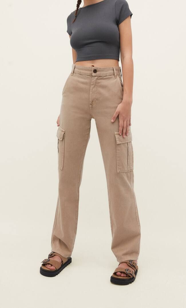 Straight fit cargo trousers | Brown Cargo Pants | Brown Dress Pants | Summer Outfits 2023 | Stradivarius (UK)