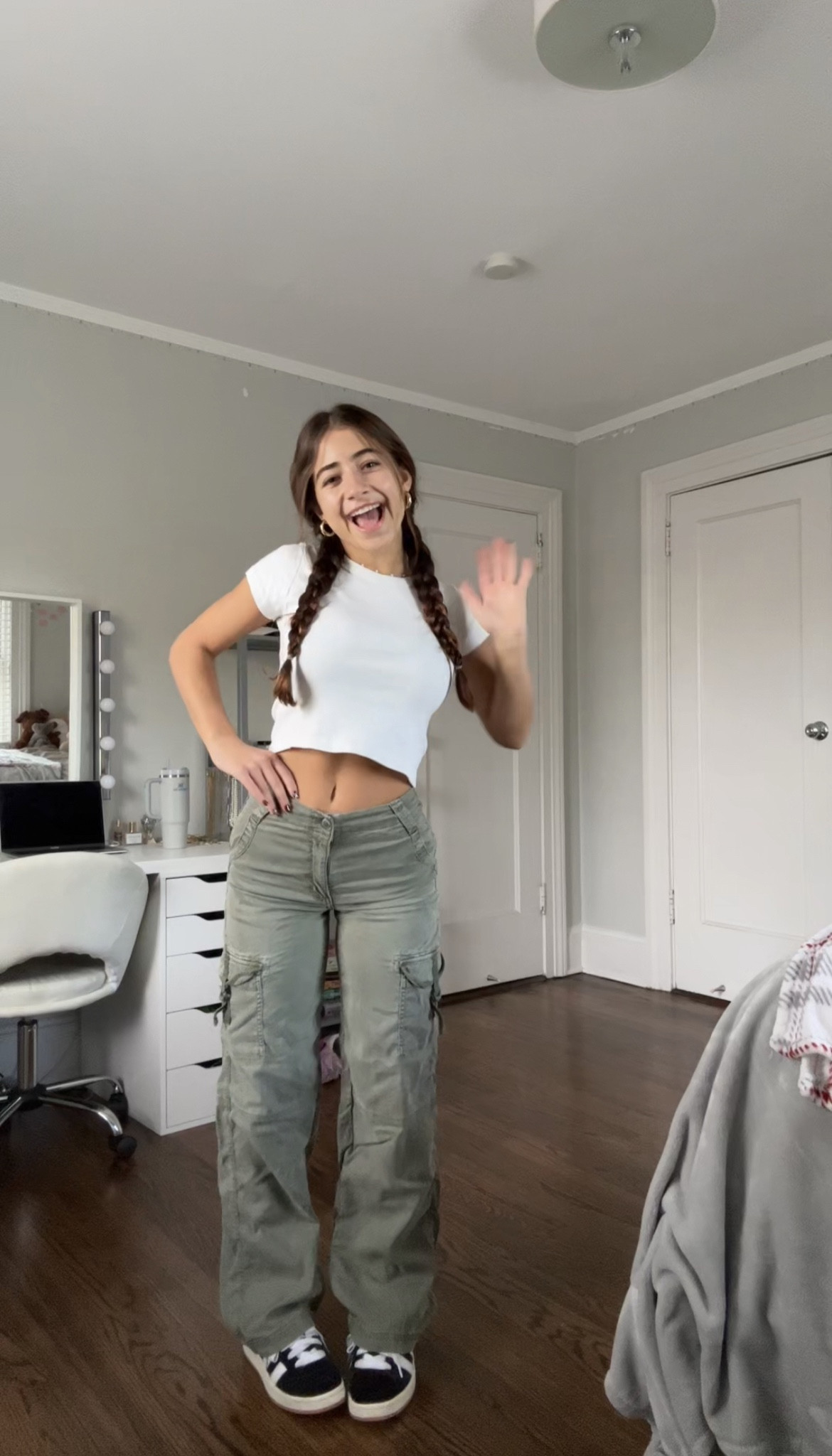 outfit from outfit inspo tiktok
top: one size
pants: 000
shoes: 8