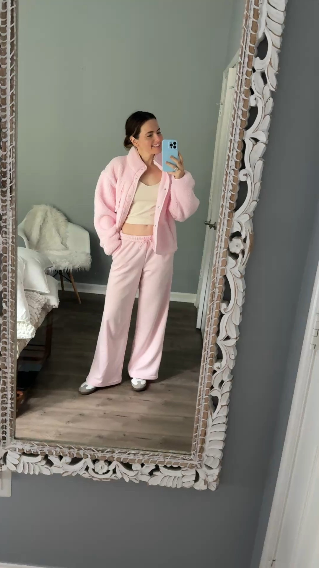 Road tripping from Virginia to Florida today so definitely have to go with a comfy outfit. I’ve been wearing this light pink fleece so much lately. It’s been perfect for a trip to the northeast and I think I’ll probably be reaching for it all winter long. I’m wearing a size small in the jacket and the sweats are so comfortable and I think they’re gonna be great for driving 12 hours. Wish us luck!  #comfyoutfit #matchingset #falloutfit #pinkoutfit #fleece #ootd #outfitiftheday￼