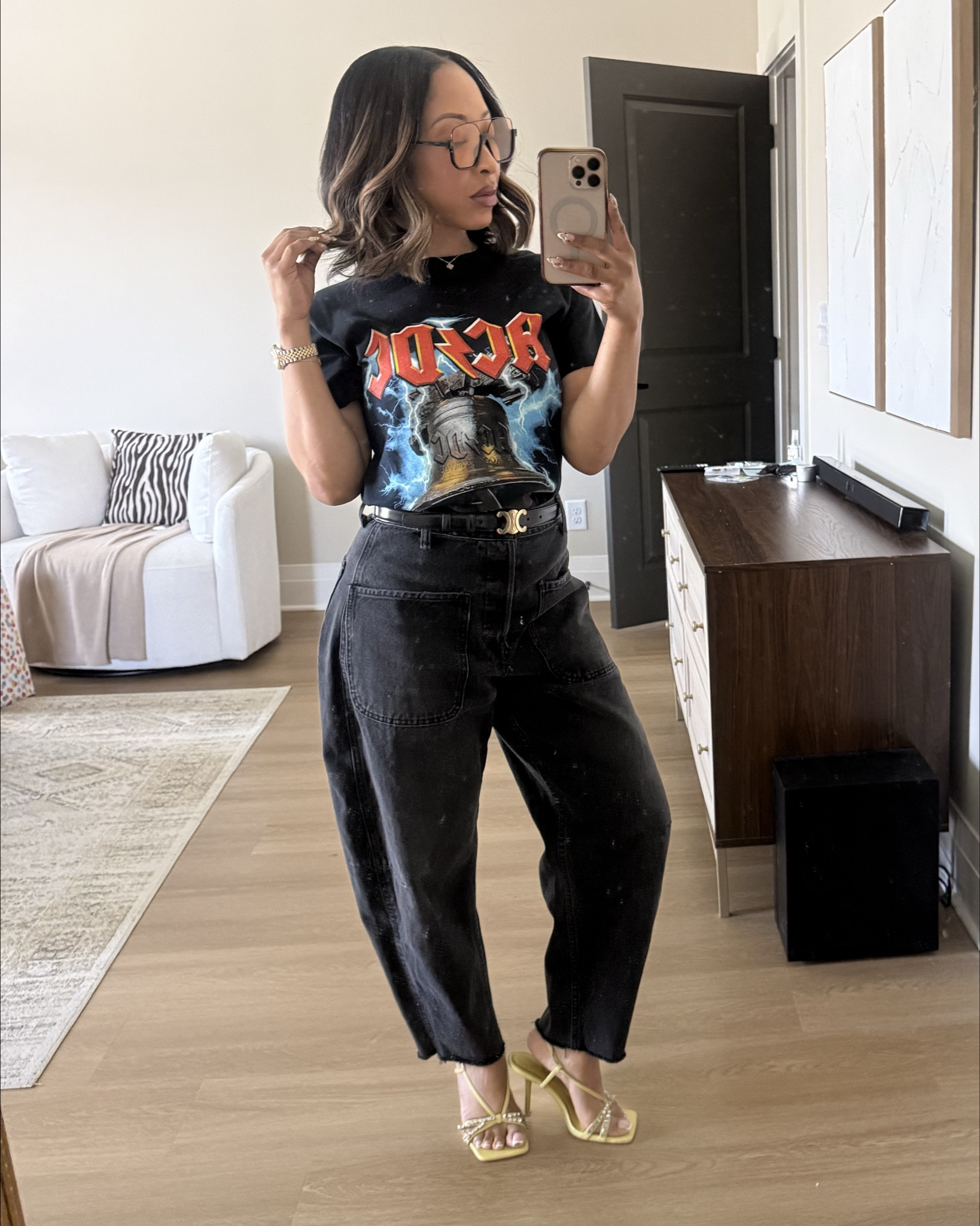 I’m not a regular mom. I’m a cool mom 🤸🏽😂

#LTKmomlife #LTKFestival #LTKdayinmylife