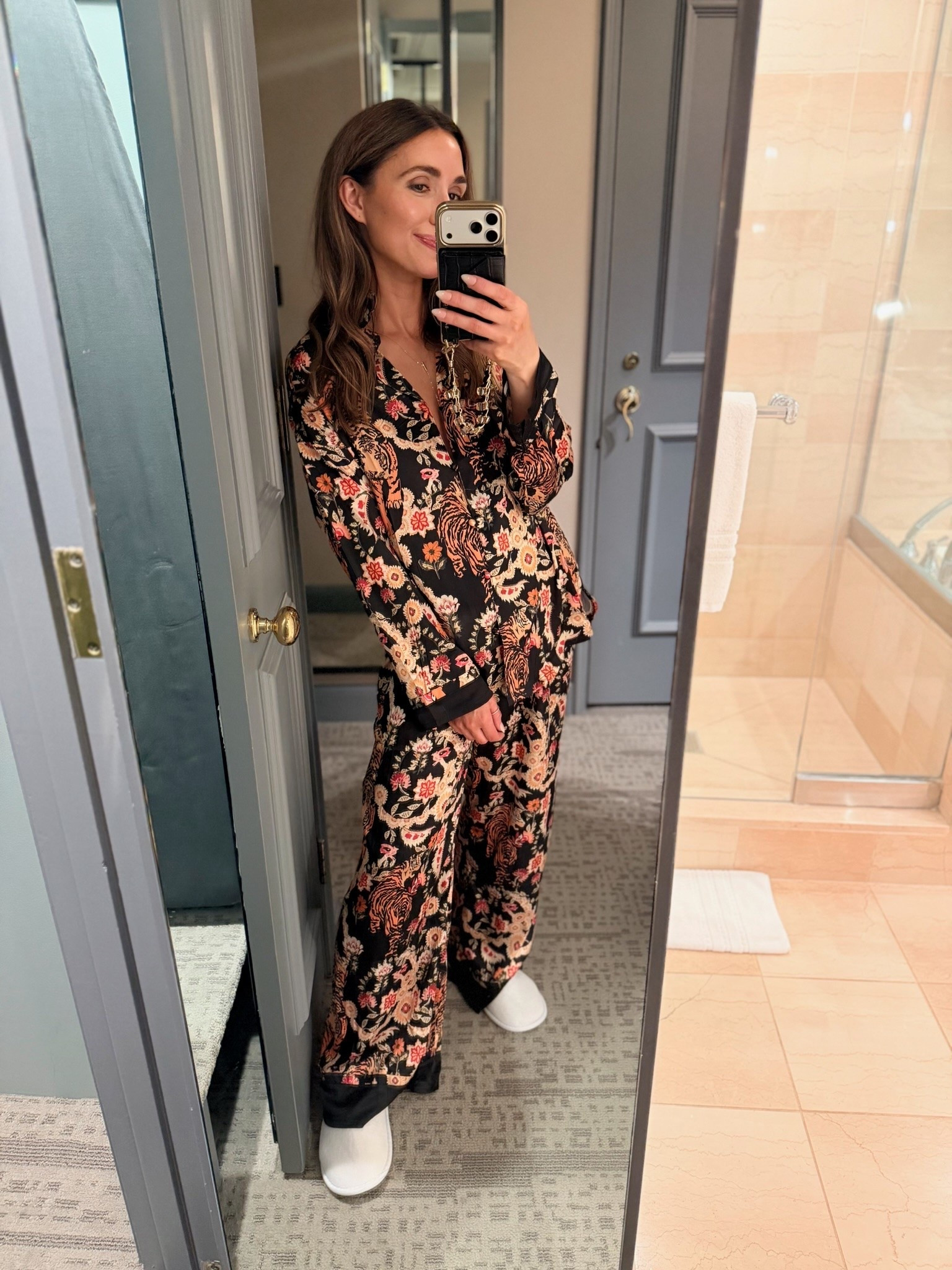 Amazon silky pajamas

#LTKselfcare #LTKTravel #LTKmorningroutine