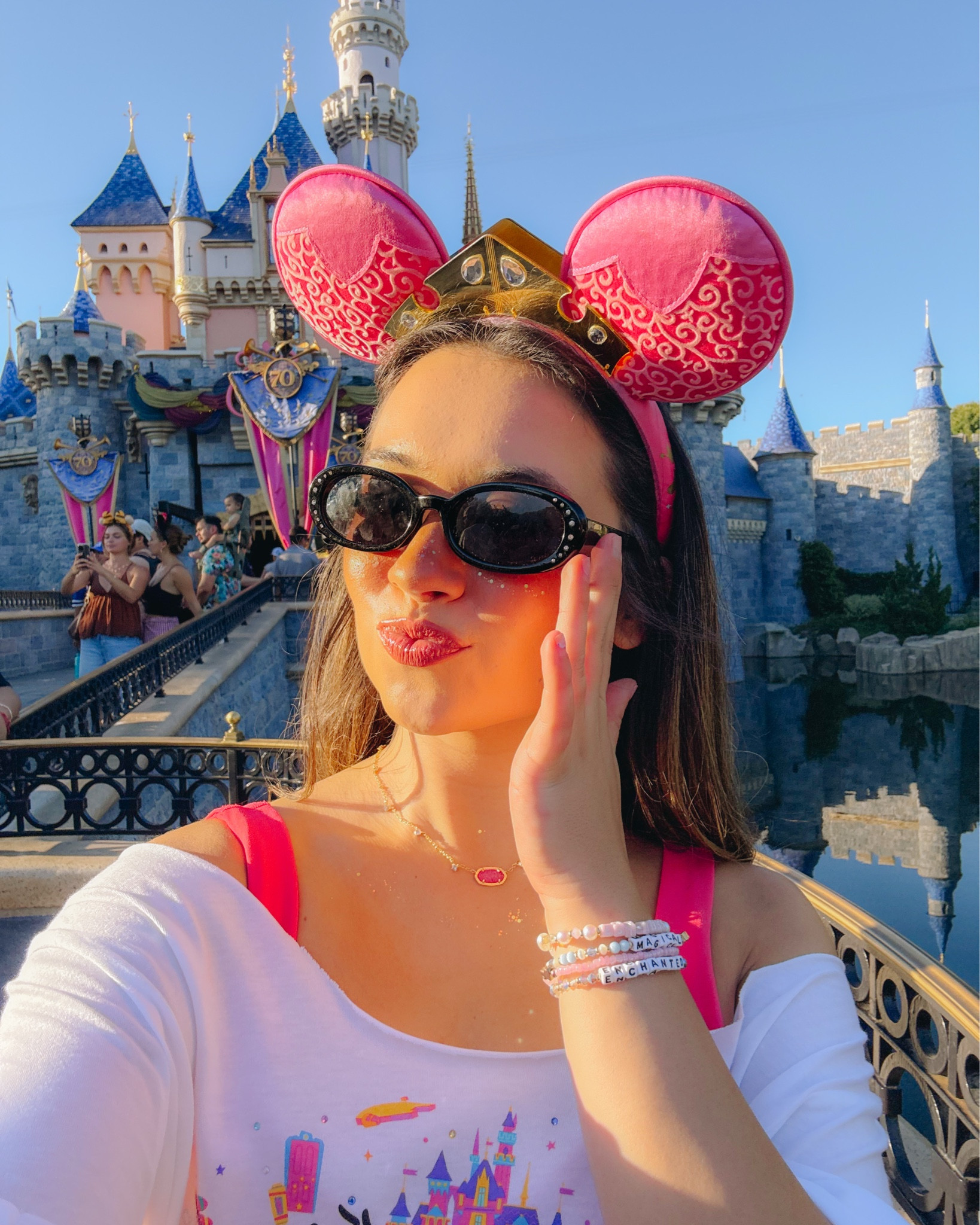 disney day must haves!! 💖👑