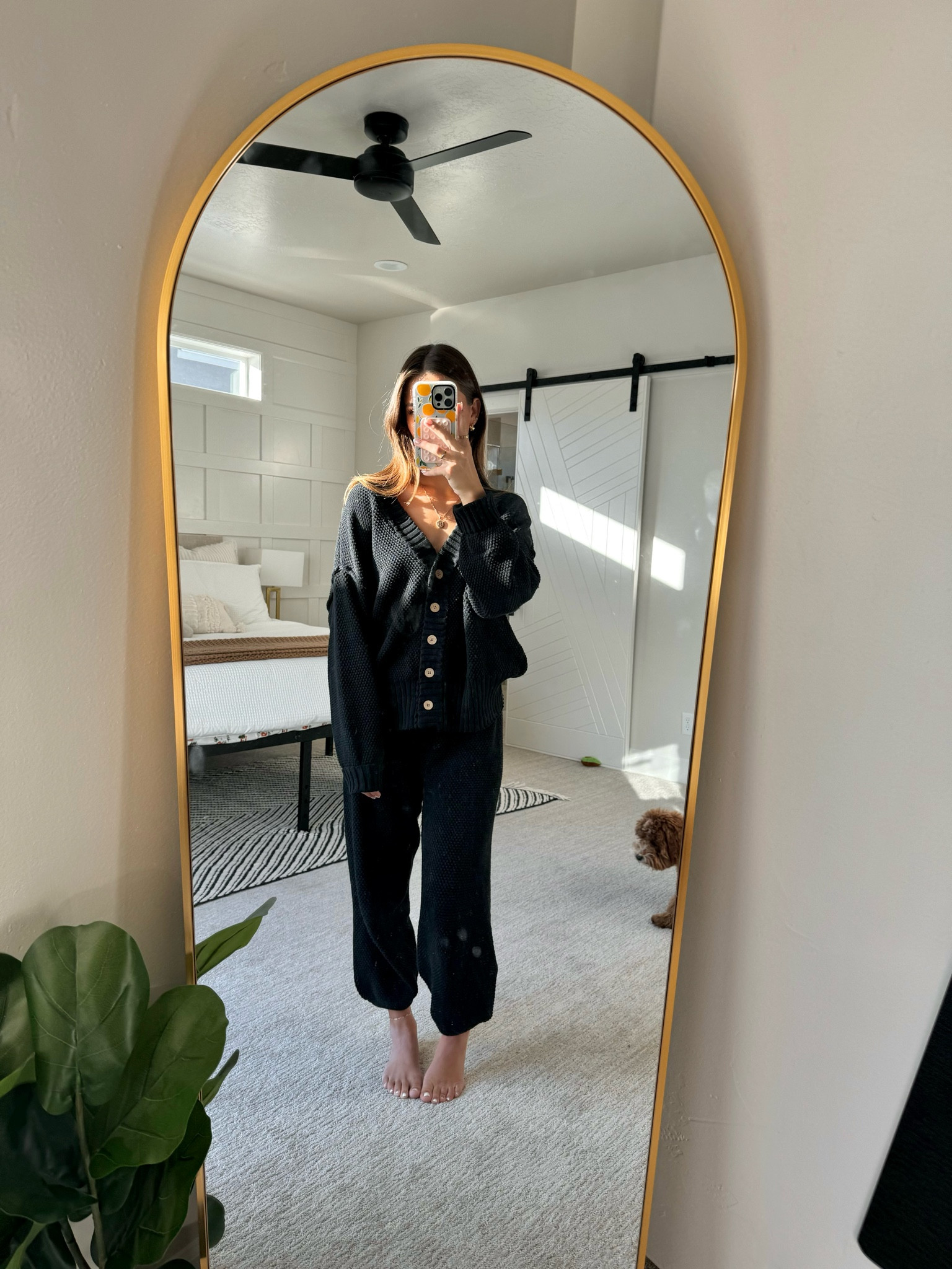 I am 5’5” & wearing a size xs! 