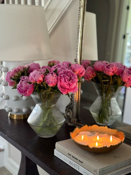I can’t think of a prettier flower! These peonies are so beautiful! I styled them in one of my favorite vases


Entry decor, foyer decor,candle sand, gold bowl, fluted vase, visual comfort lamp, Linden lamp, anthropologie mirror, gleaming Primrose mirror 

#LTKFindsUnder50 #LTKHome #LTKFindsUnder100
