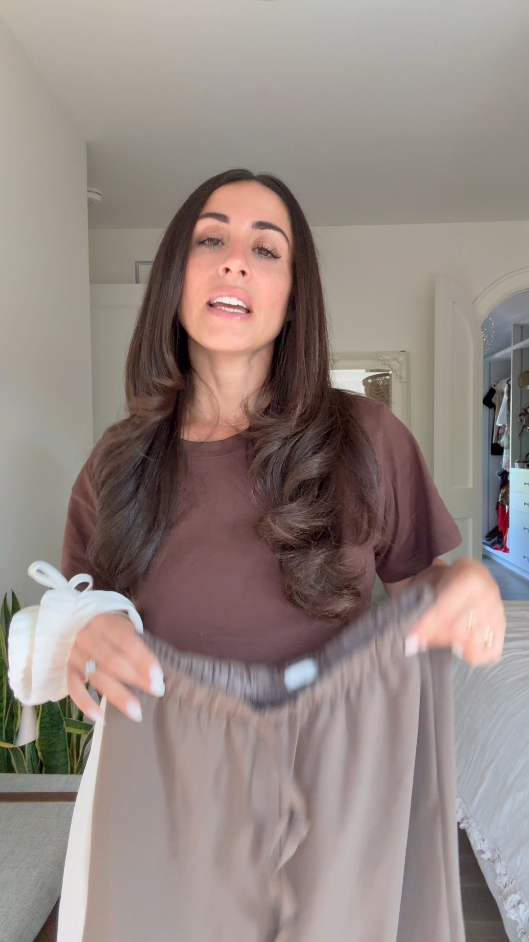 Size small short in the aritzia lodge pant! Colours light birch and cola taupe 

#LTKpetite #LTKcanada #LTKworkwear