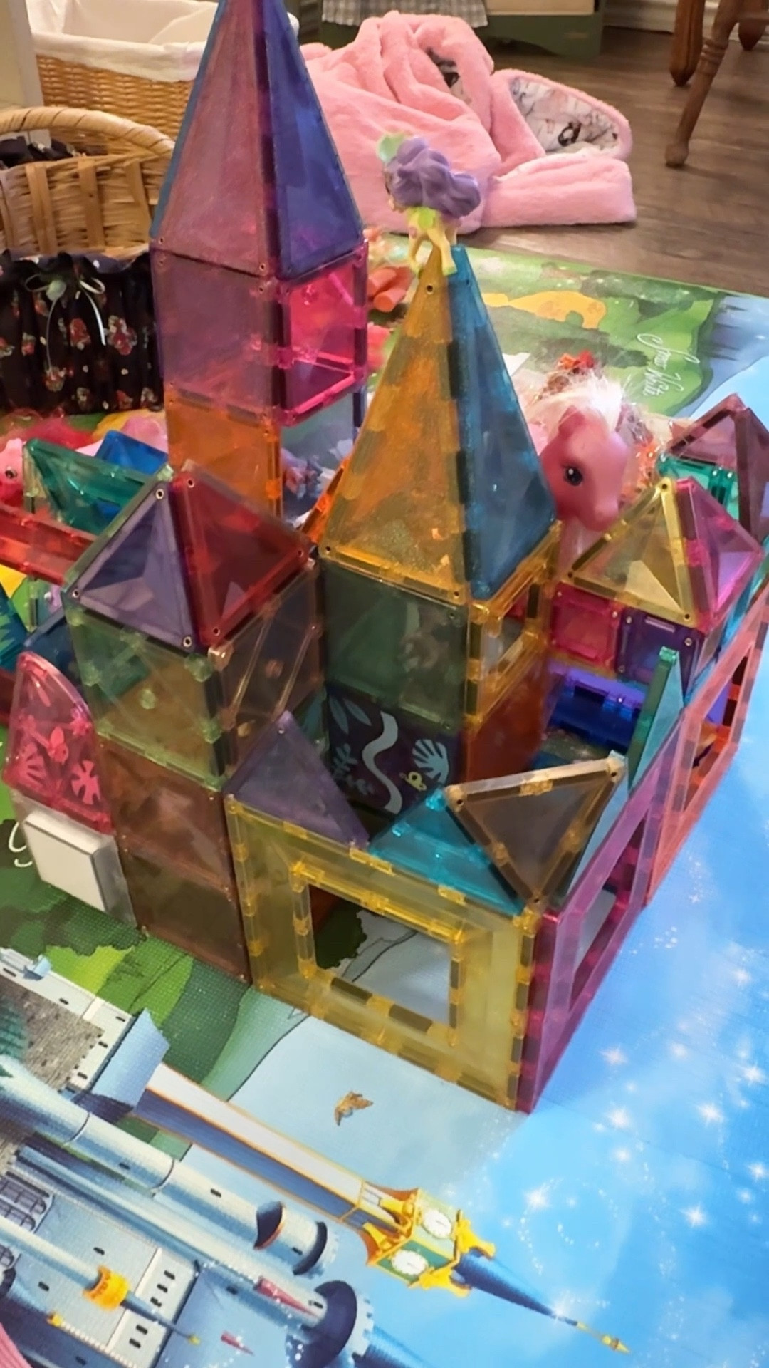 one of those toys that never gets old 🧲✨
quality magnet tiles are worth the investment, trust me! We prefer @CONNETIX MAGNETIC TILES 😍

#openendedplay
#magnettiles
#toddlerplay
#qualitytoys
#connetixtiles 
