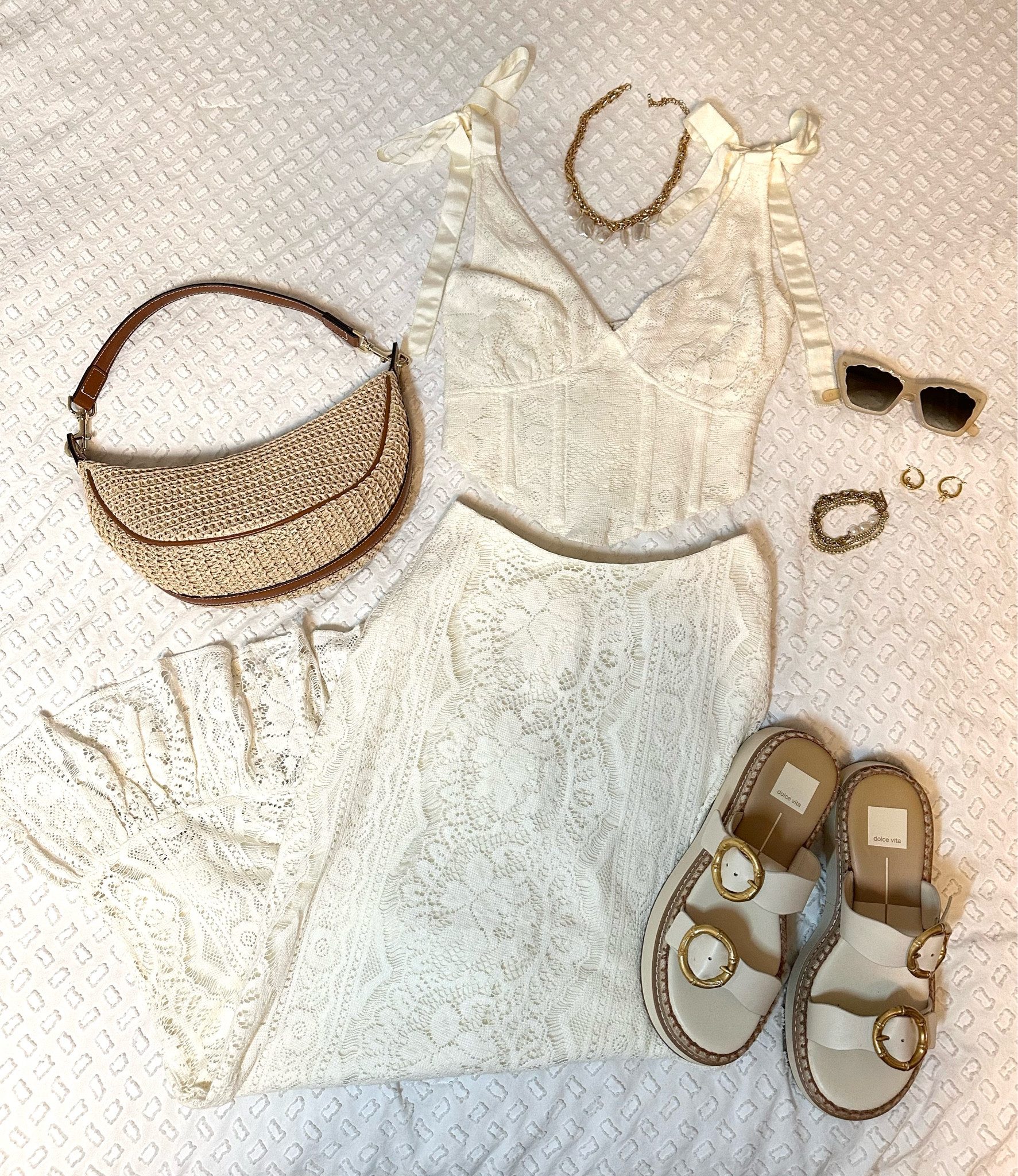 Lake Como Outfit 🚤🍷🍝

#LTKTravel #LTKStyleTip #LTKShoeCrush