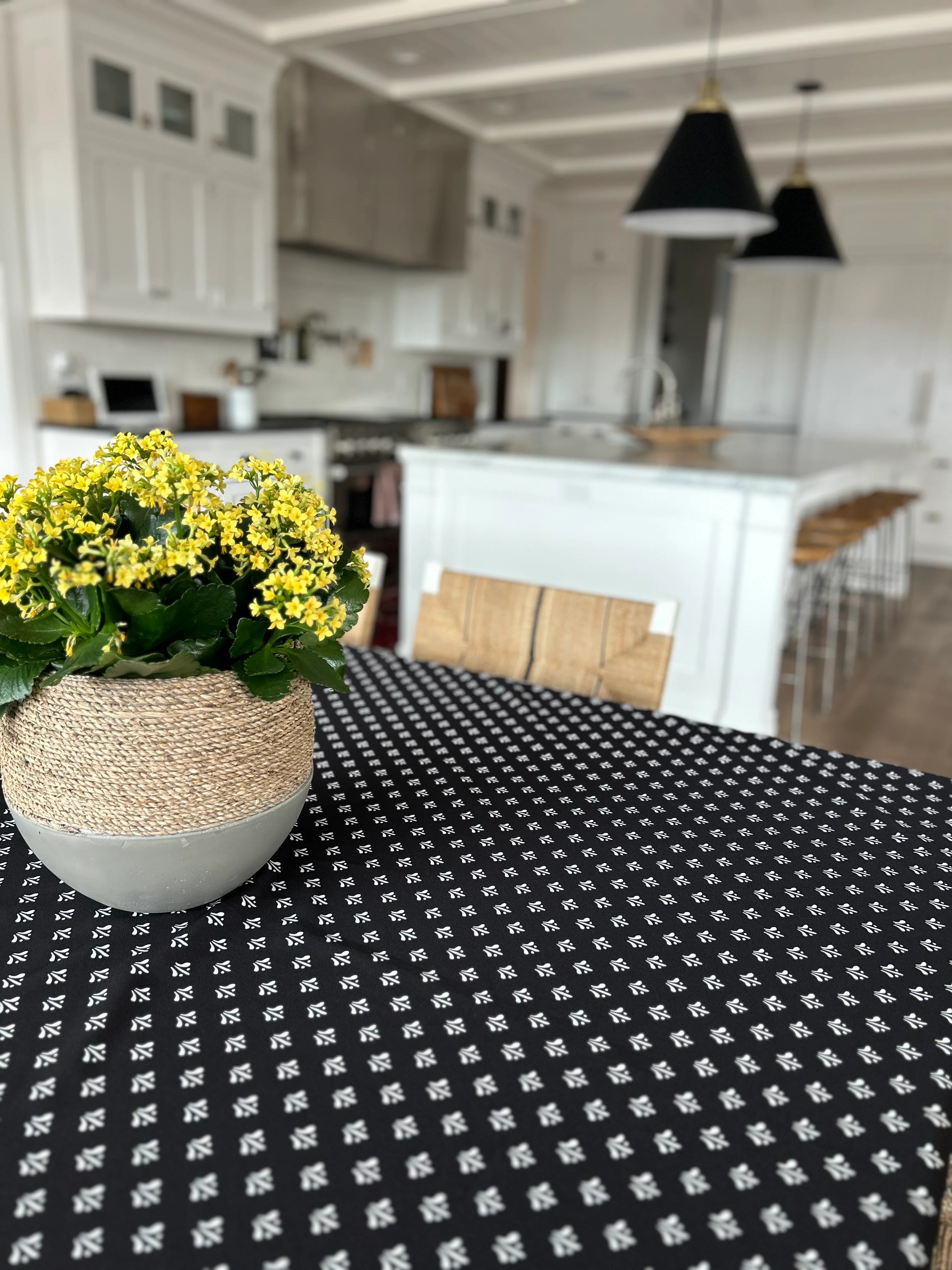 Everyday Quinn Blockprint - Black | Table 06