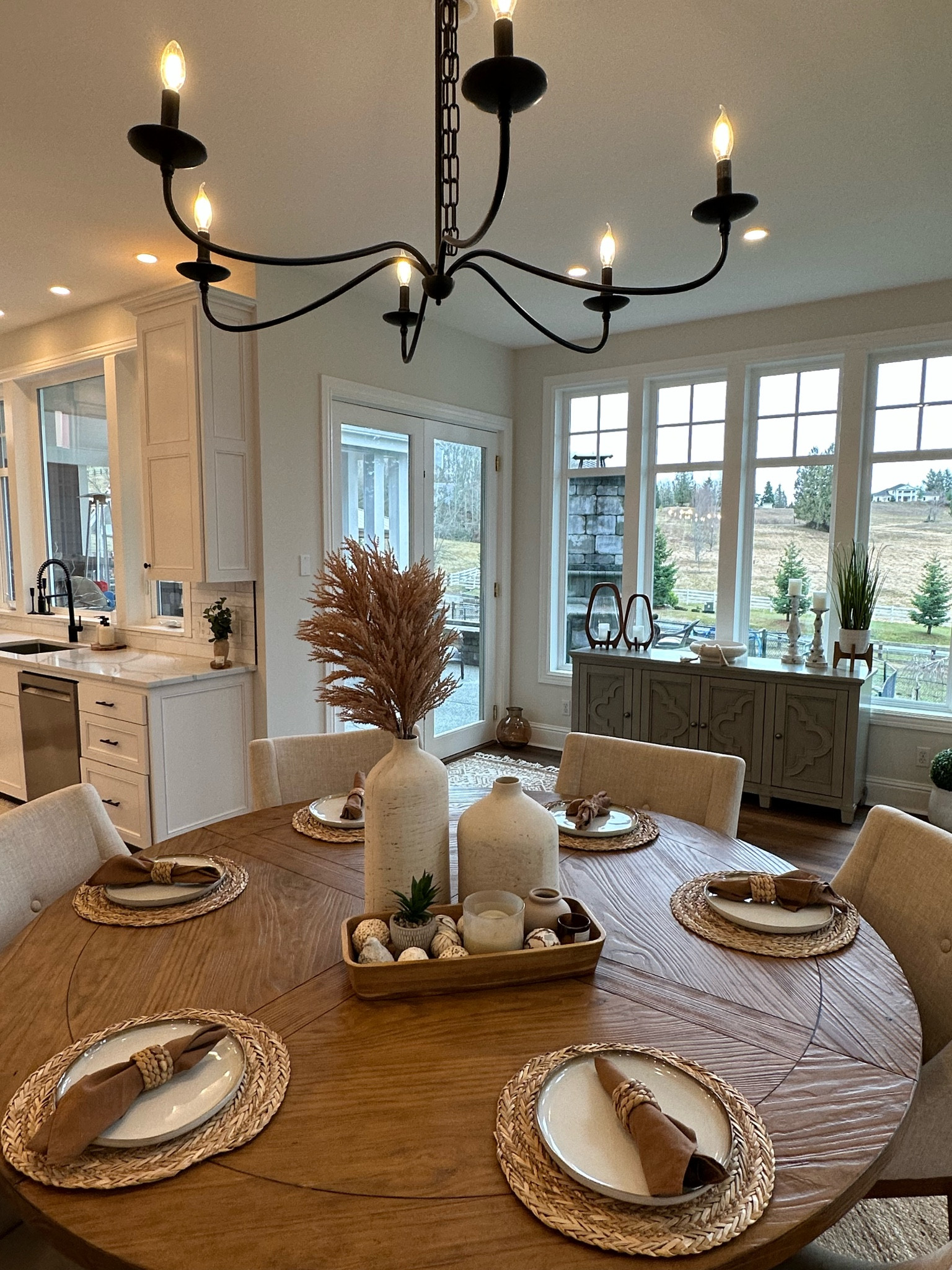 Round dining room table and decor 😊 our table is the 72” one and fits our space perfectly! 

#LTKhome
