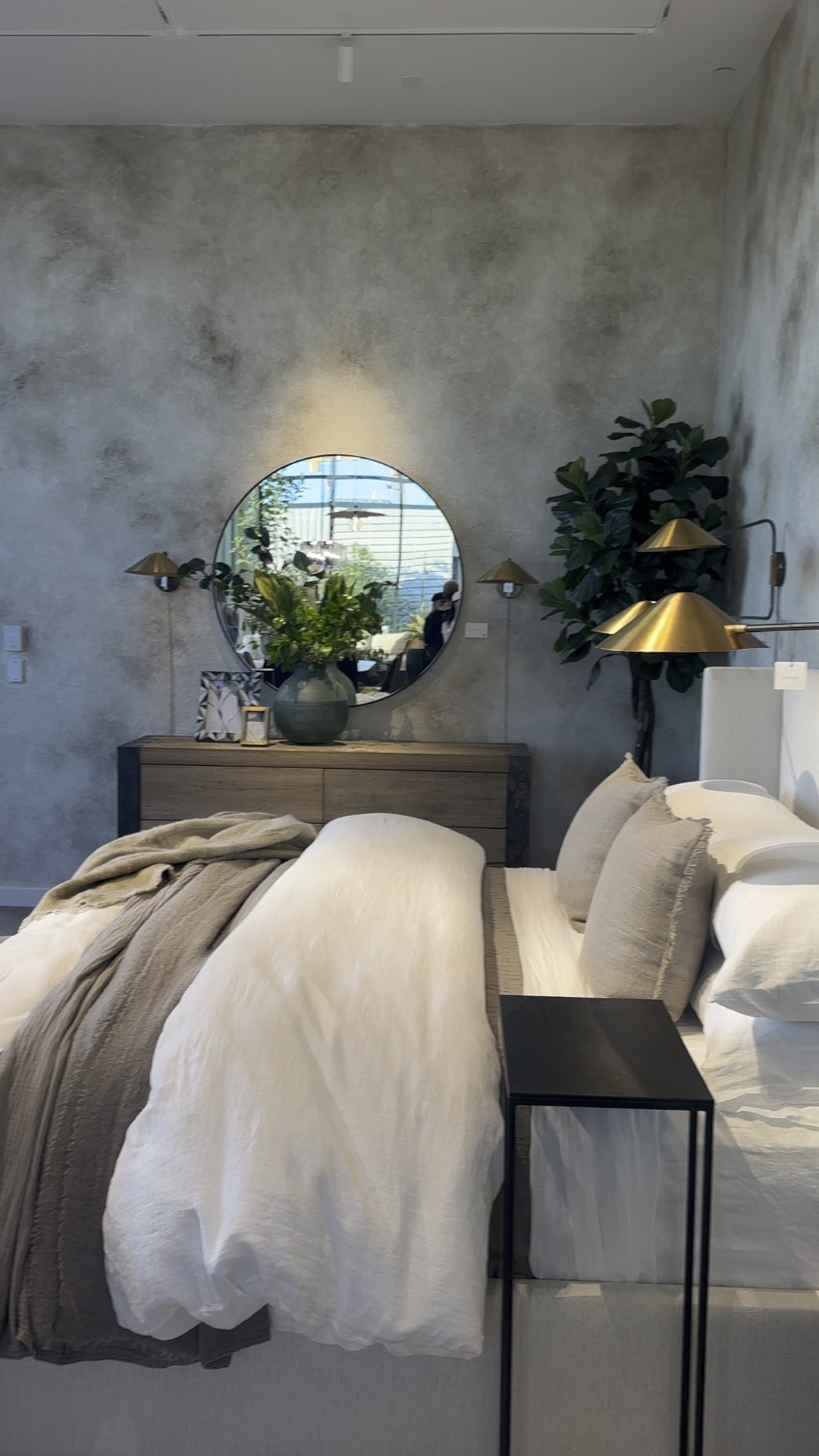 Arhaus’s Cyber Monday ends tonight. #bed

#LTKWatchNow #LTKCyberWeek #LTKHome