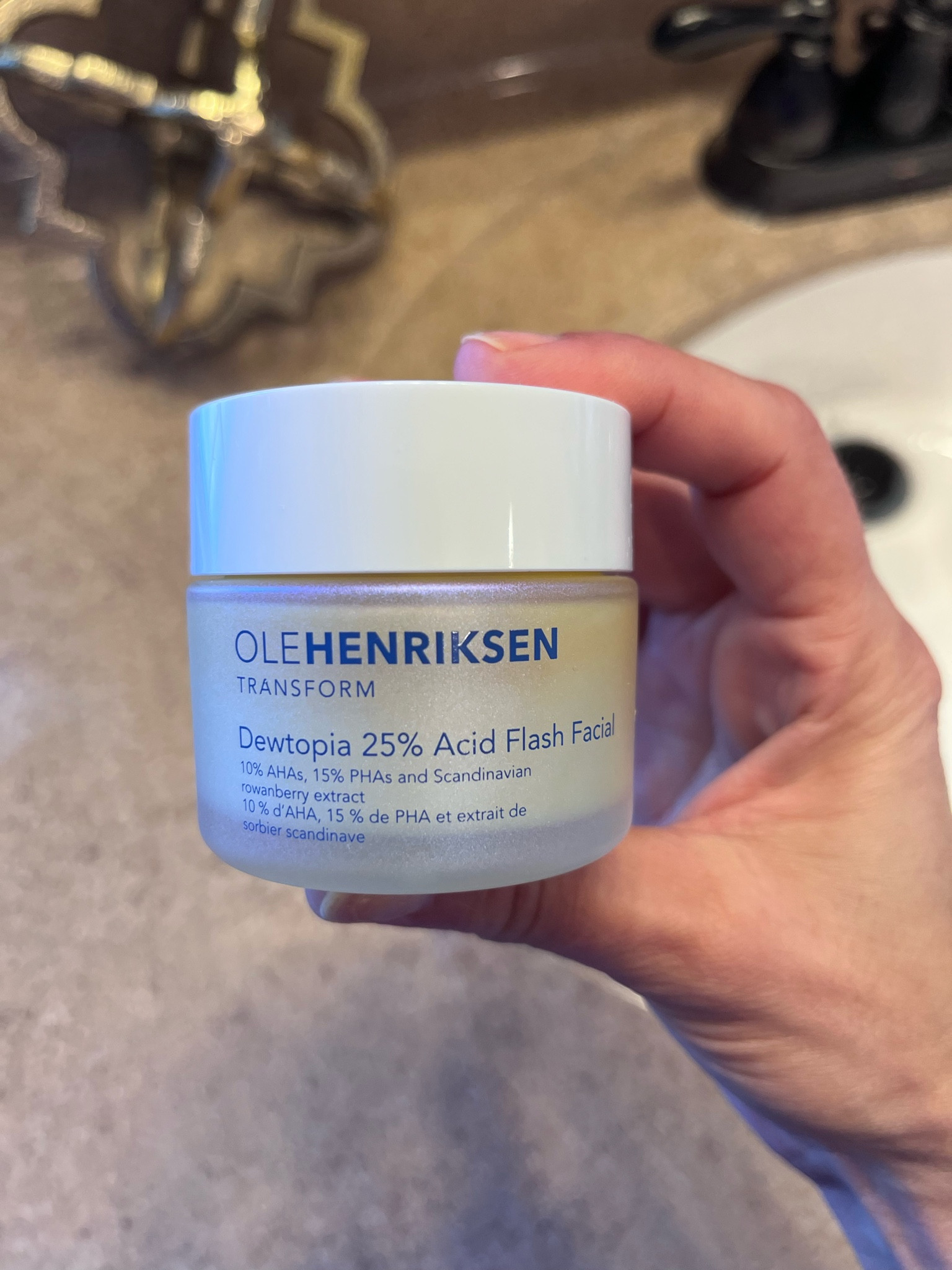 Every Sunday I do an intense facial mask. Todays was the Dewtopia 25% from Ole Henrikson This has been one of my favorite brands for a long time and I swear gets so slept on 

#LTKOver40 #LTKBeauty #LTKFindsUnder50