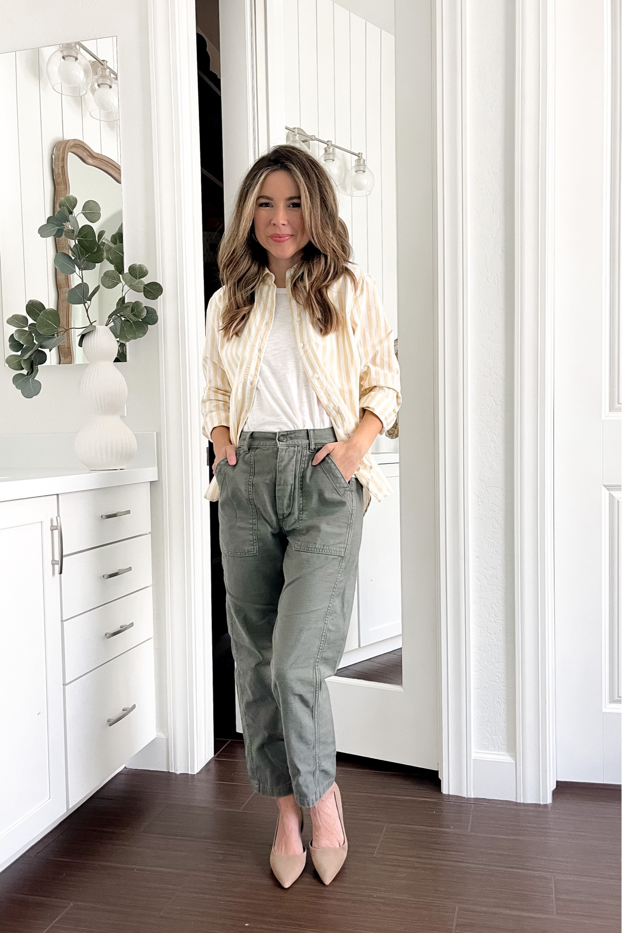 Top xs 
Pants 24 short
Pumps 5 

#LTKstyletip #LTKSeasonal #LTKunder100