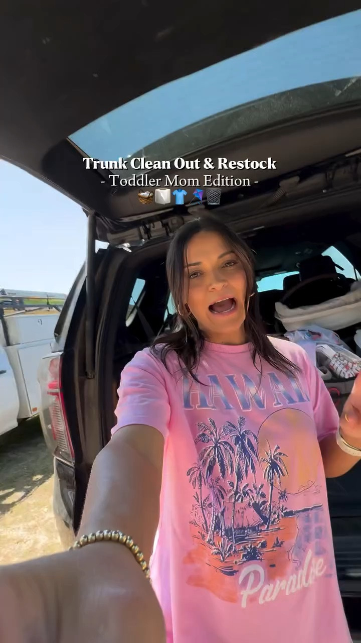Just in case you were fooled by that last vlog on my trunk organization & thought it stayed that way 😅🤪 #sahm #momsofinstagram #toddlermom #toddlersofinstagram #momvlog
