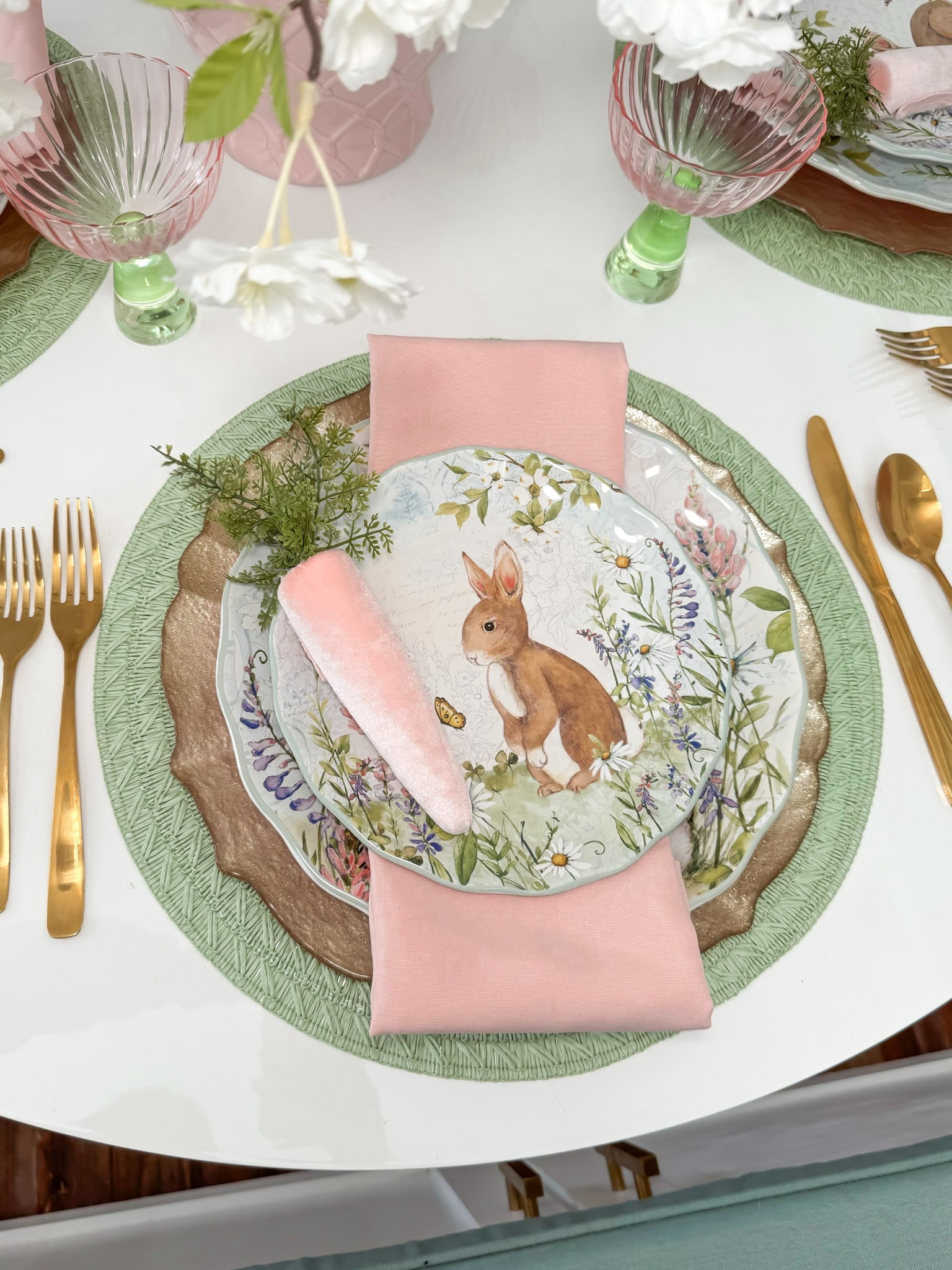 Easter Tablescape 

#LTKHome #LTKSeasonal